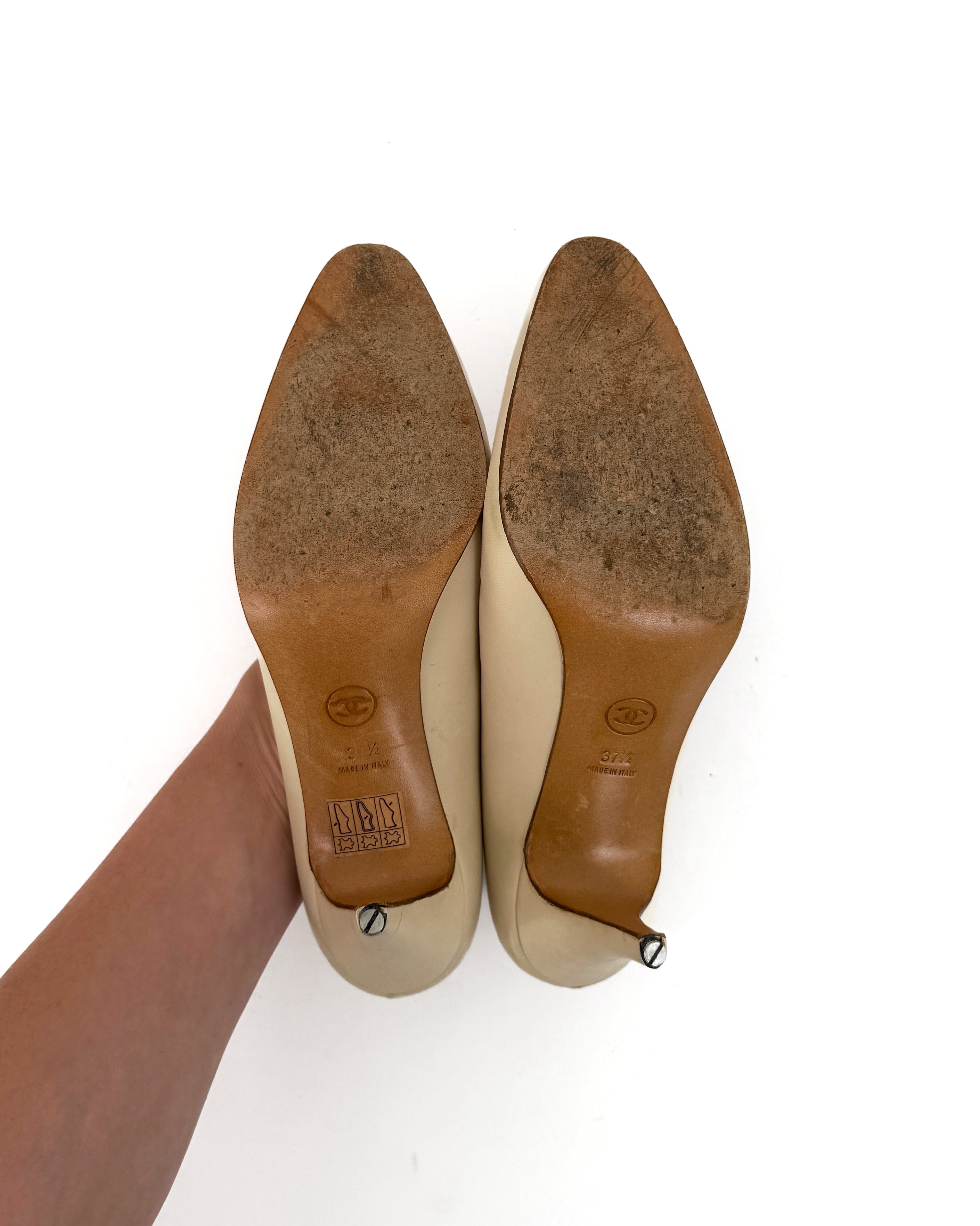 Chanel Vintage Leather Pumps - 37.5