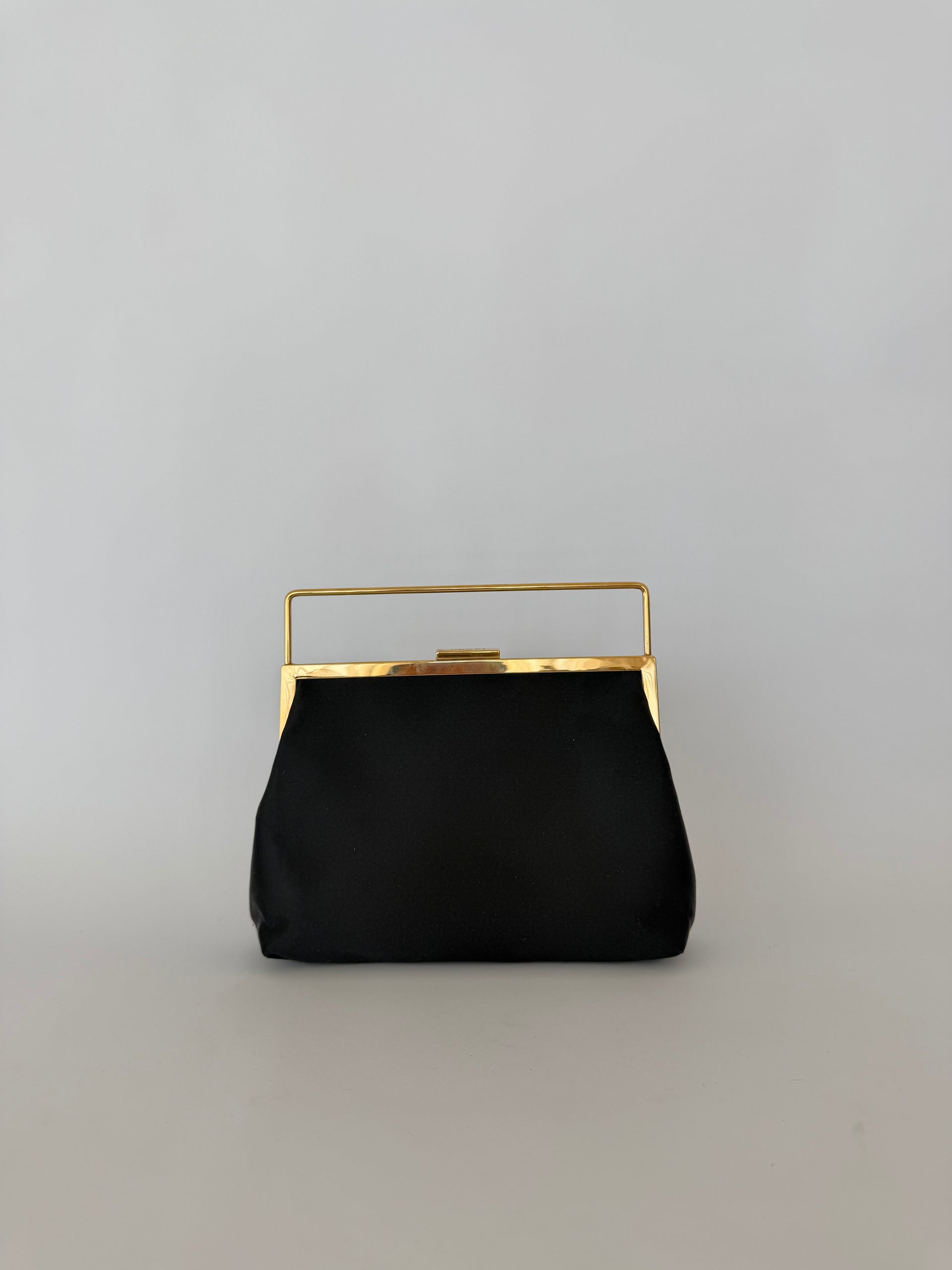 GUCCI クラッチバッグ ブラック ゴールド金具 Gucci Black Satin Top Handle Bag Rare