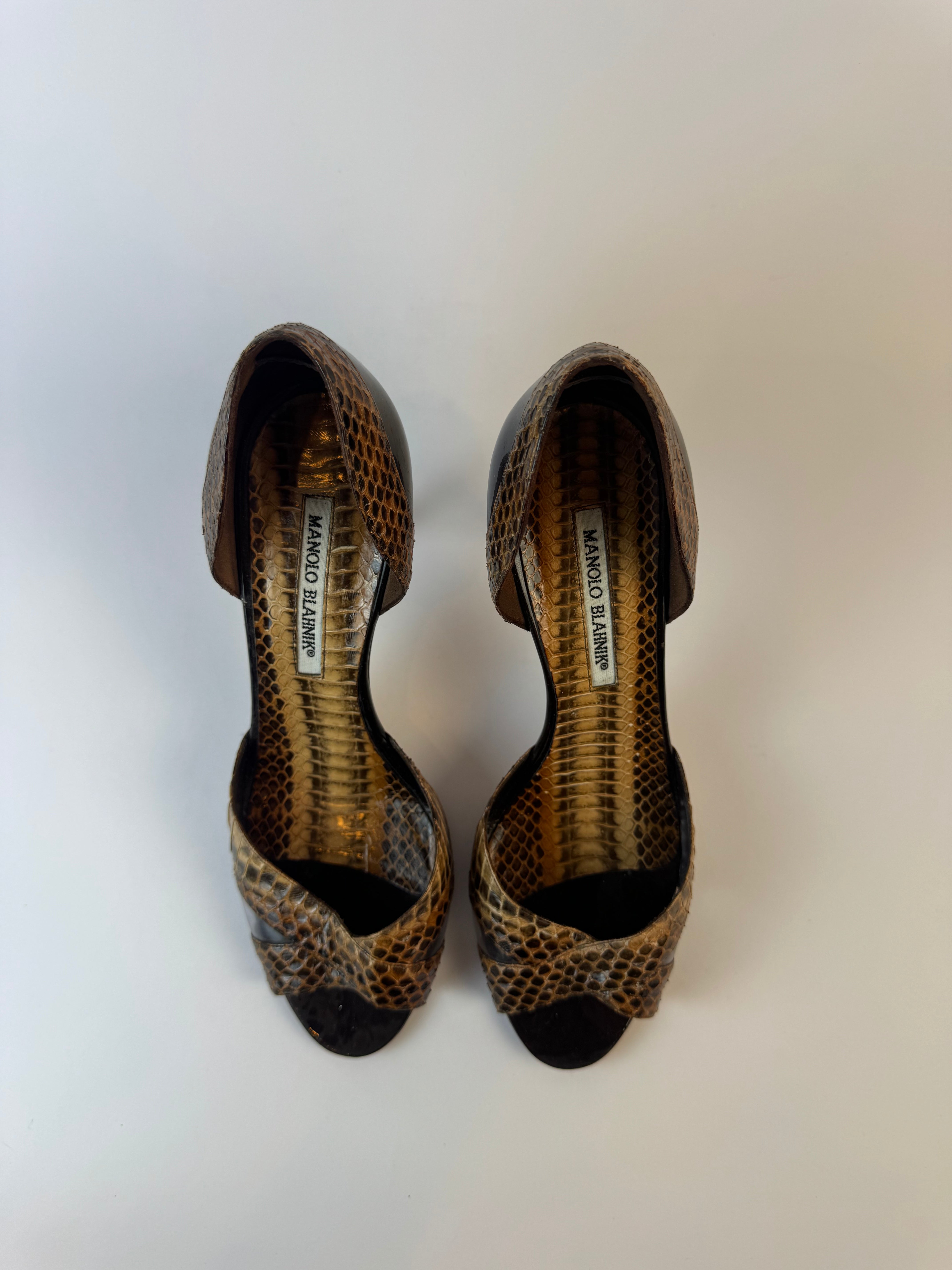 Manolo Blahnik Python Pumps 38.5