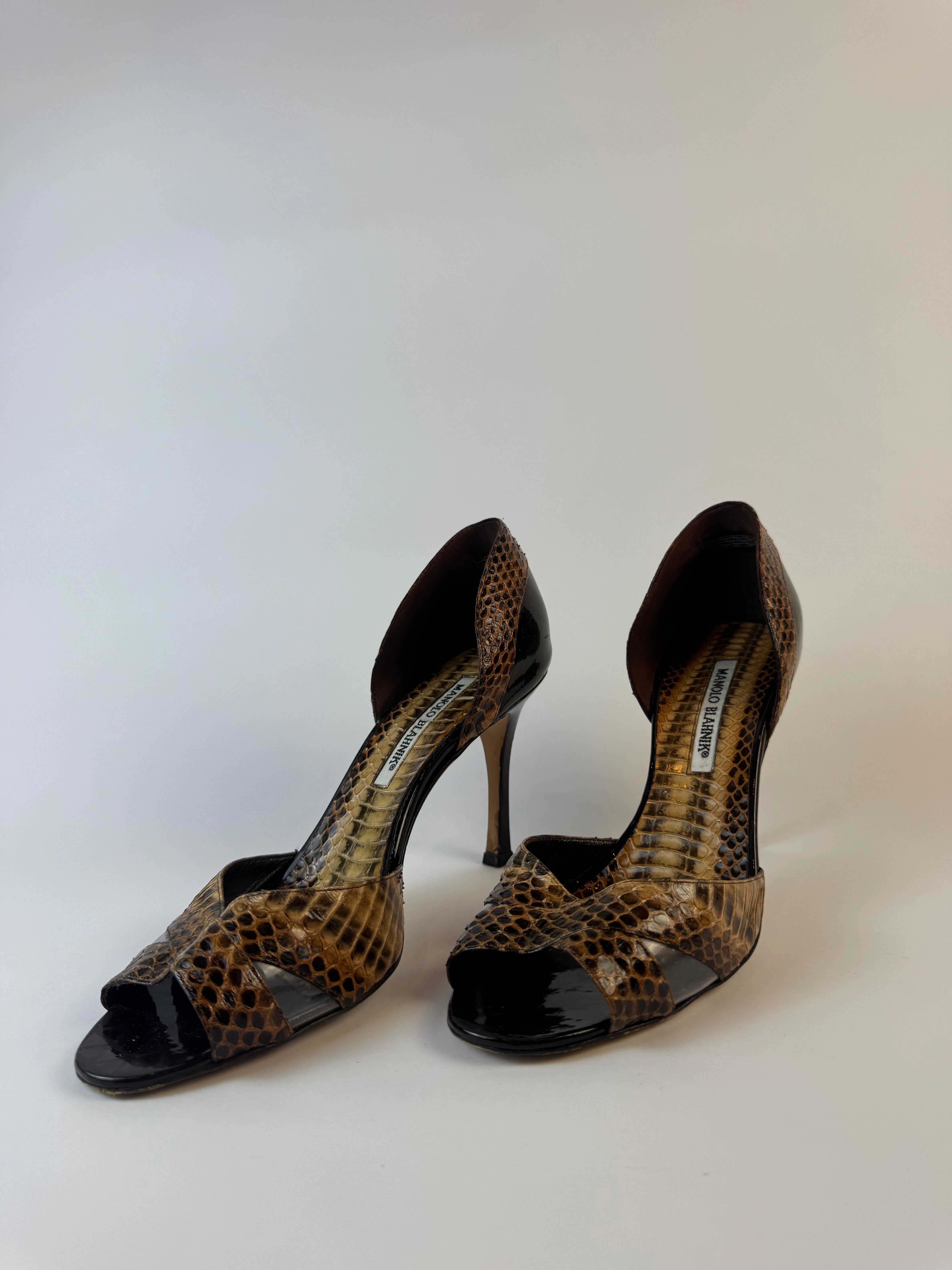 Manolo Blahnik Python Pumps 38.5