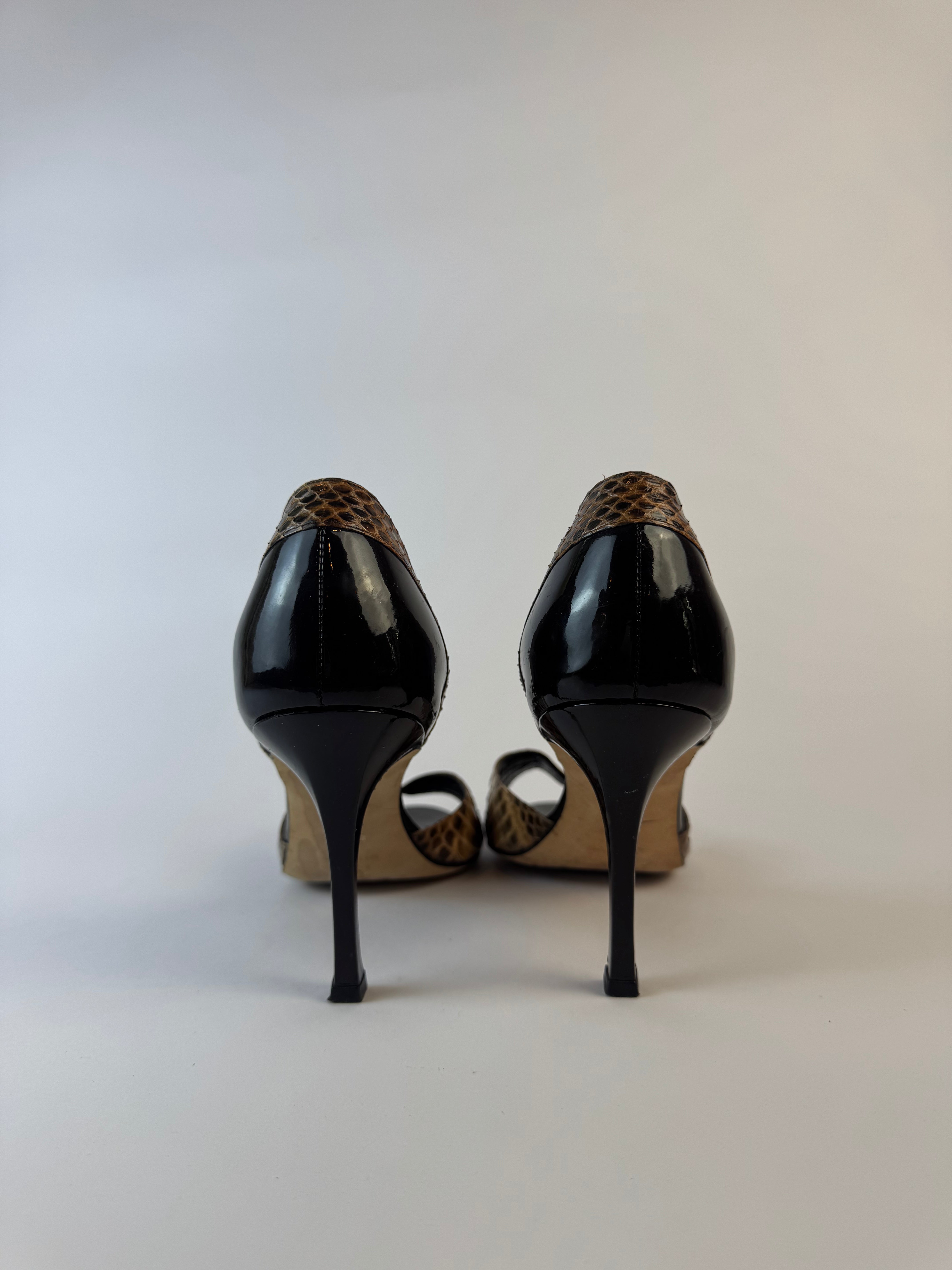 Manolo Blahnik Python Pumps 38.5