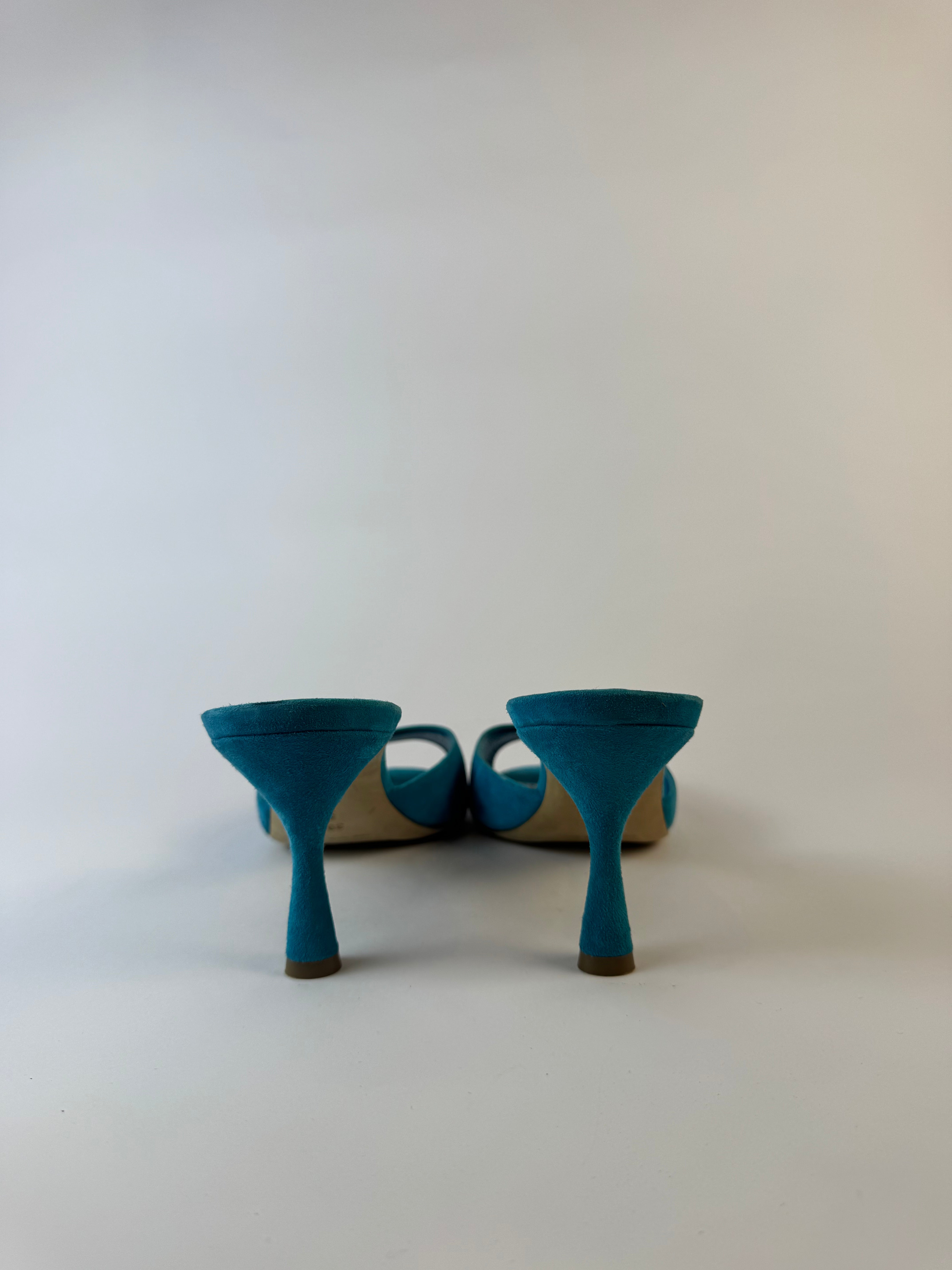 Manolo Blahnik Suede Heels 39