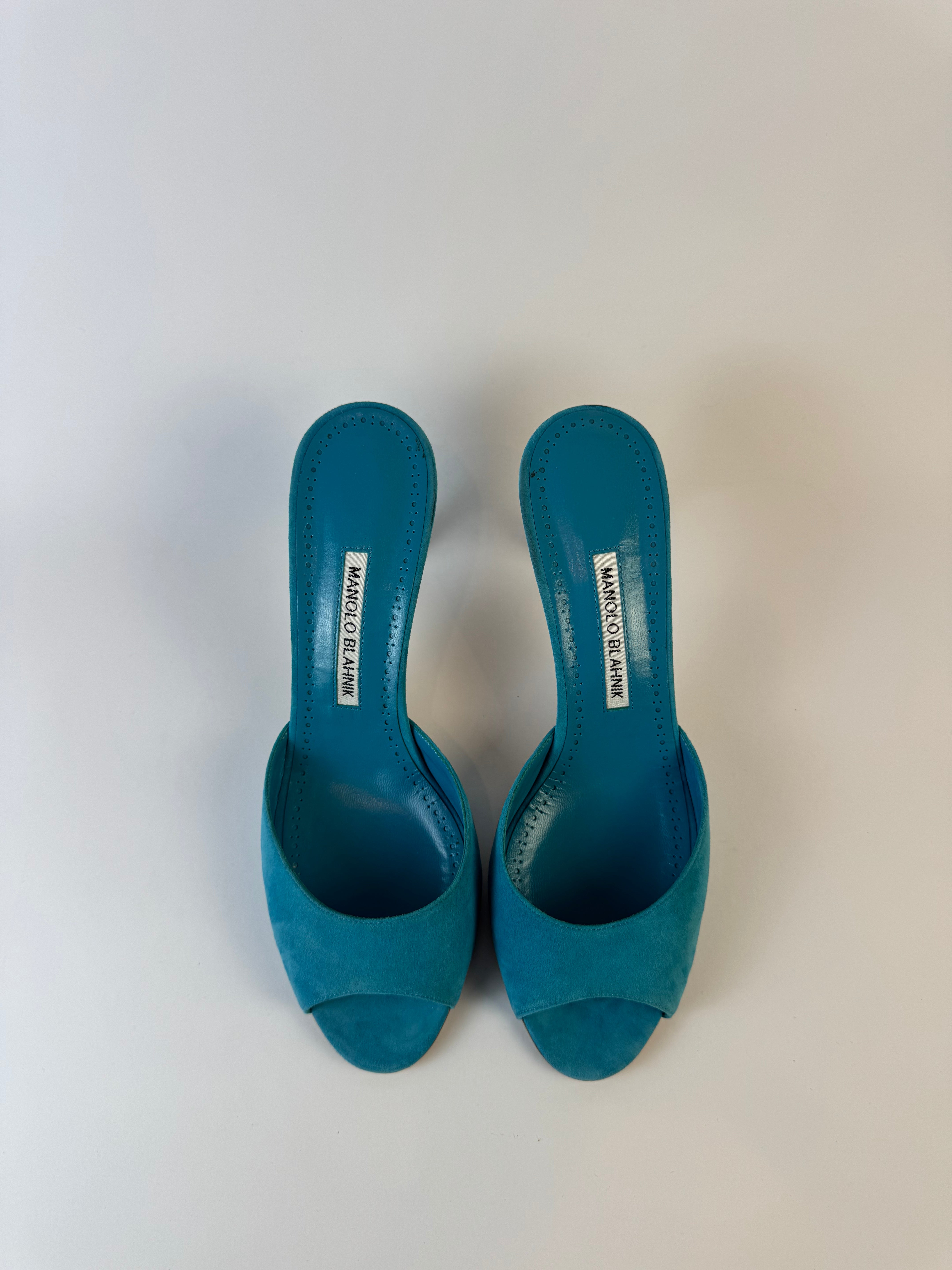 Manolo Blahnik Suede Heels 39
