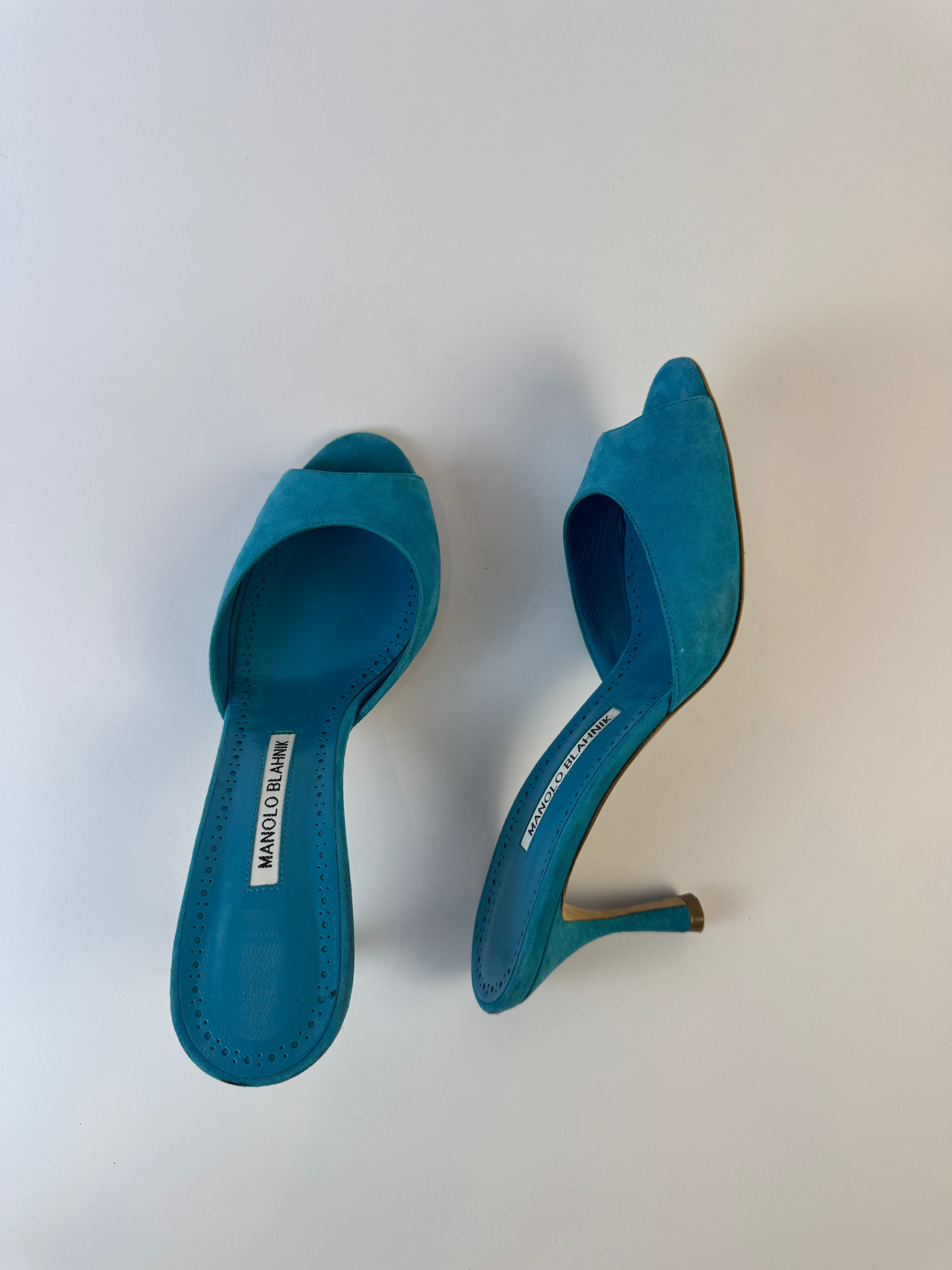 Manolo Blahnik Suede Heels 39