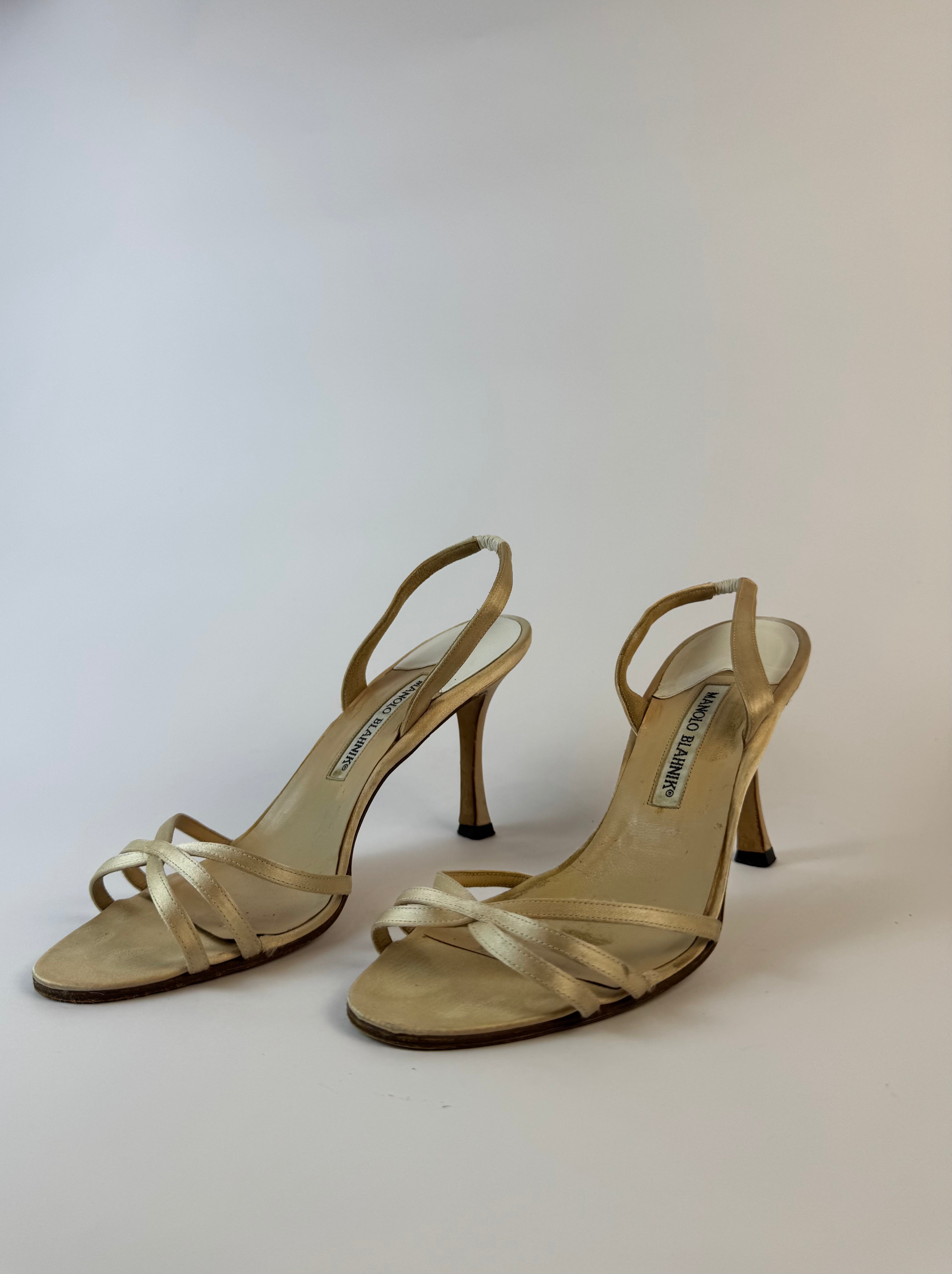 Manolo Blahnik Ivory Satin Slingback Heels 38.5