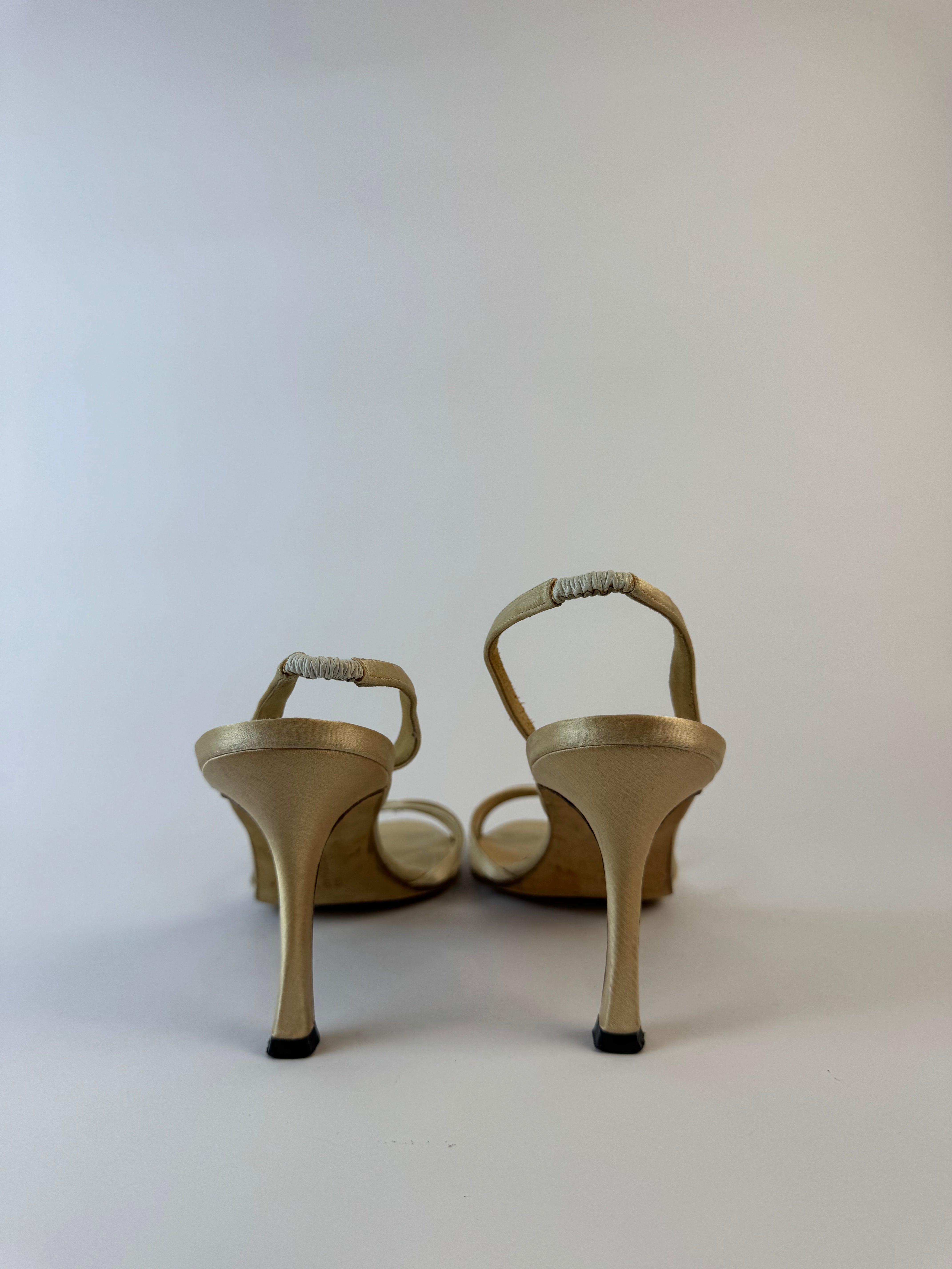 Manolo Blahnik Ivory Satin Slingback Heels 38.5