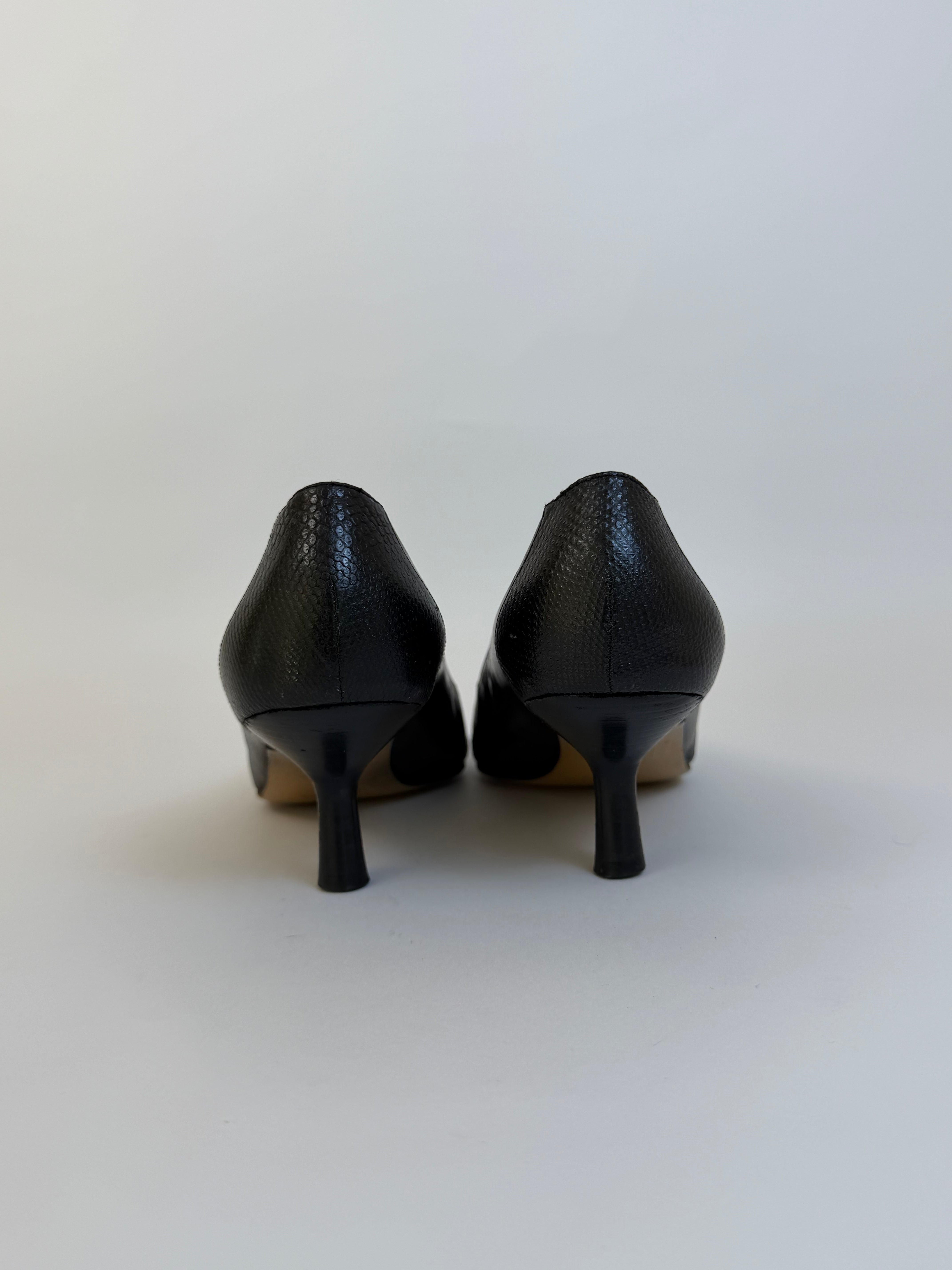 Chanel Black Pumps 40.5