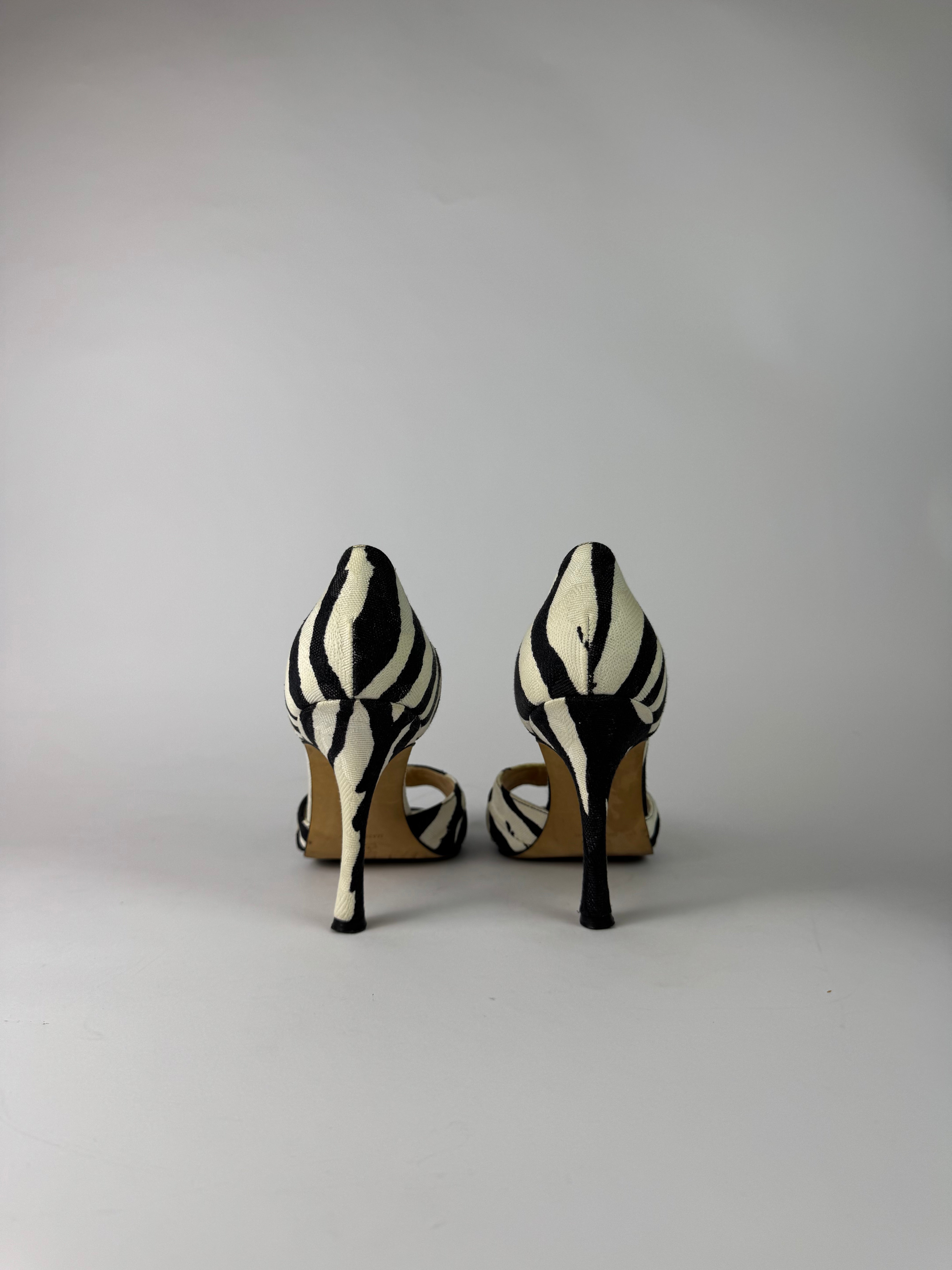 Manolo Blahnik Canvas Pumps 38