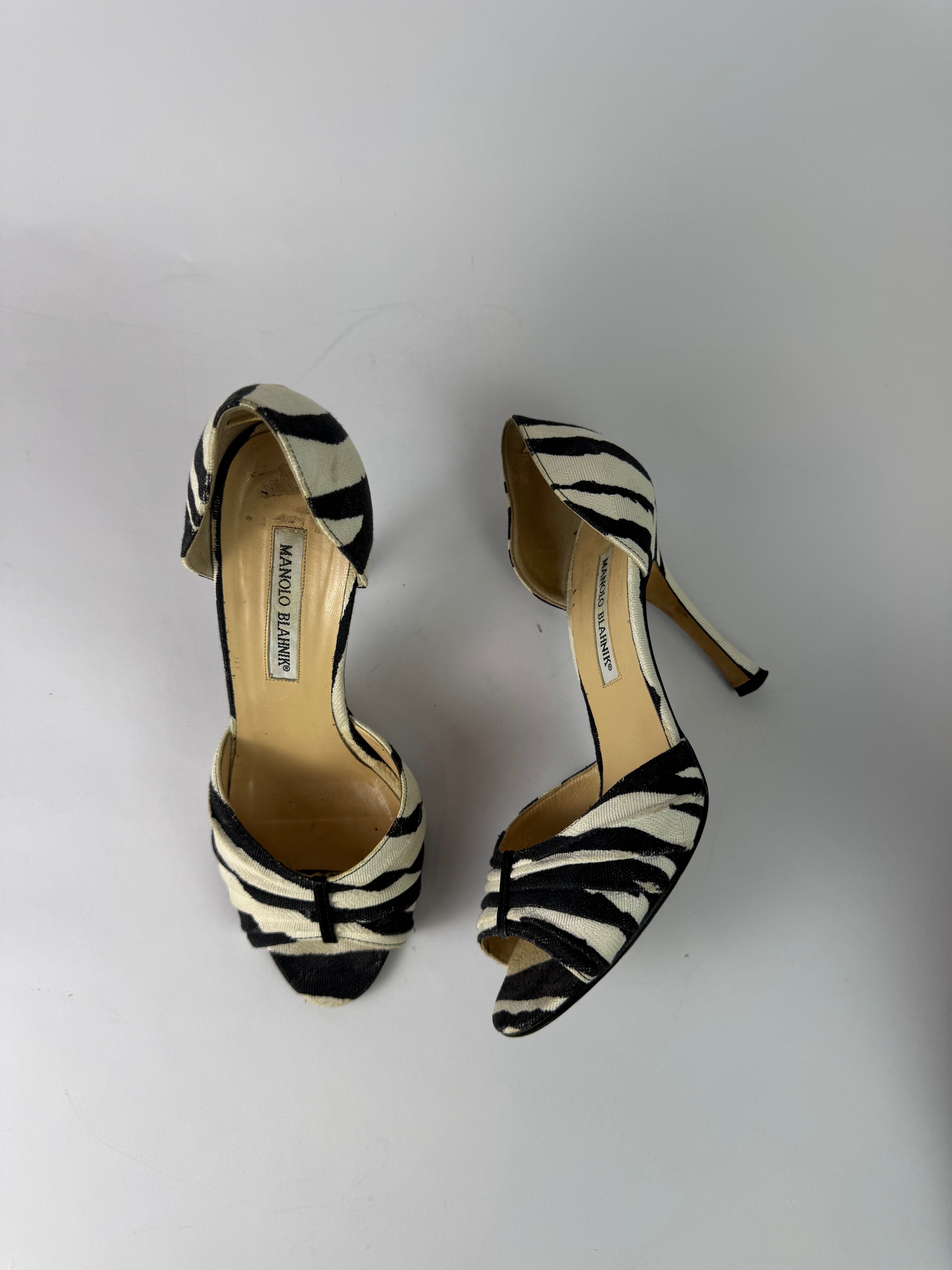 Manolo Blahnik Canvas Pumps 38