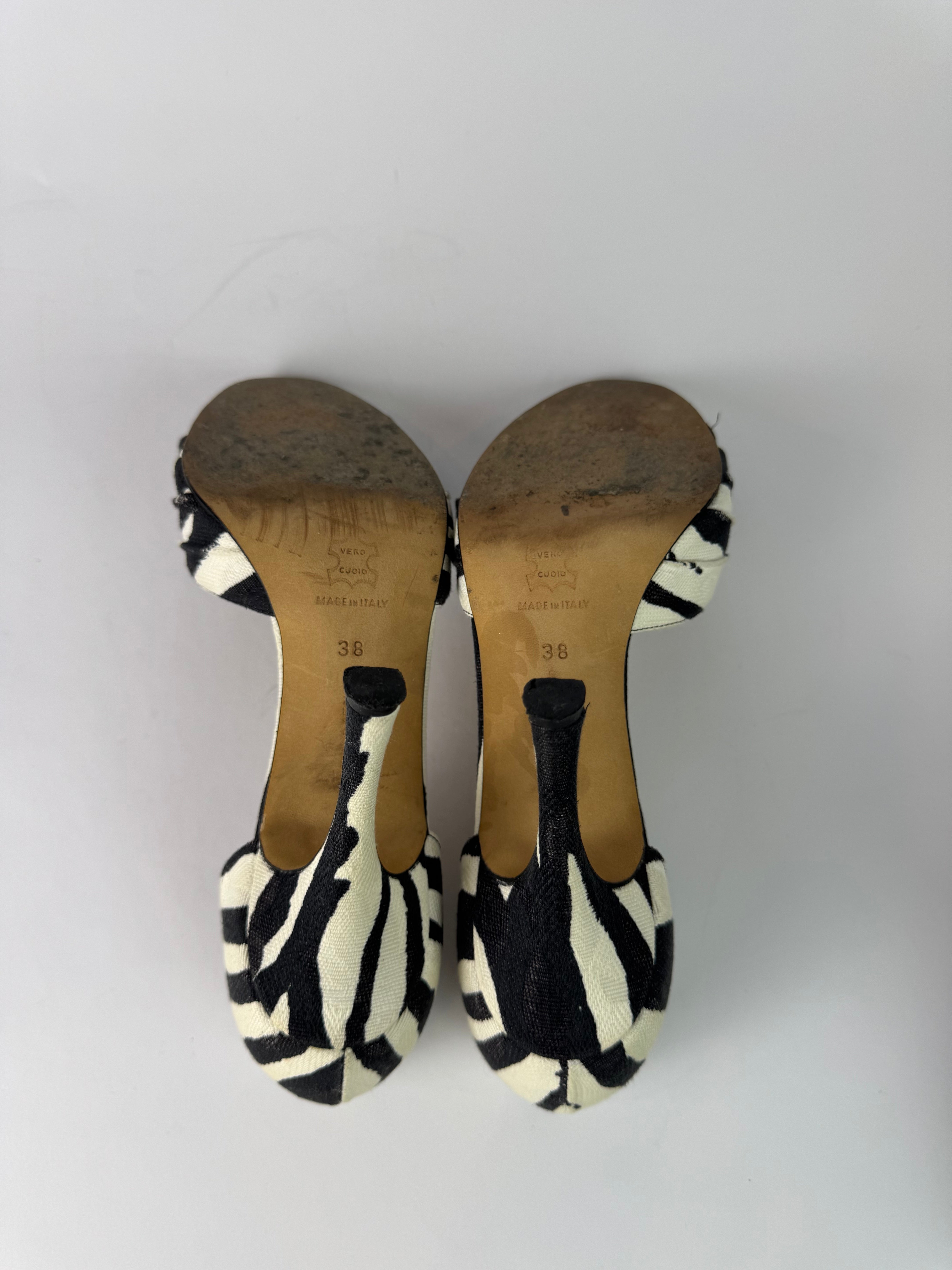 Manolo Blahnik Canvas Pumps 38