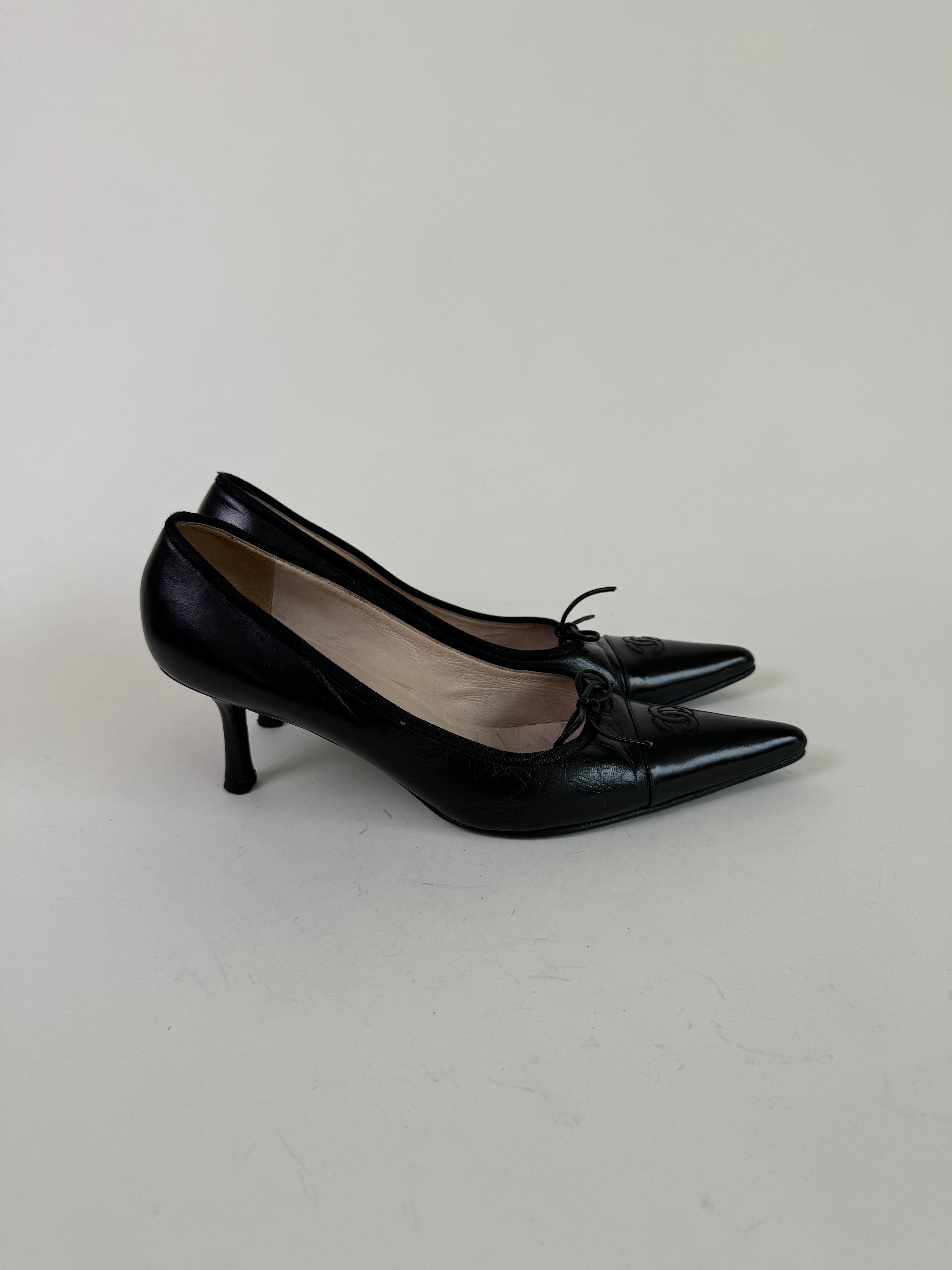 Vintage Chanel Black Leather CC Pumps 42