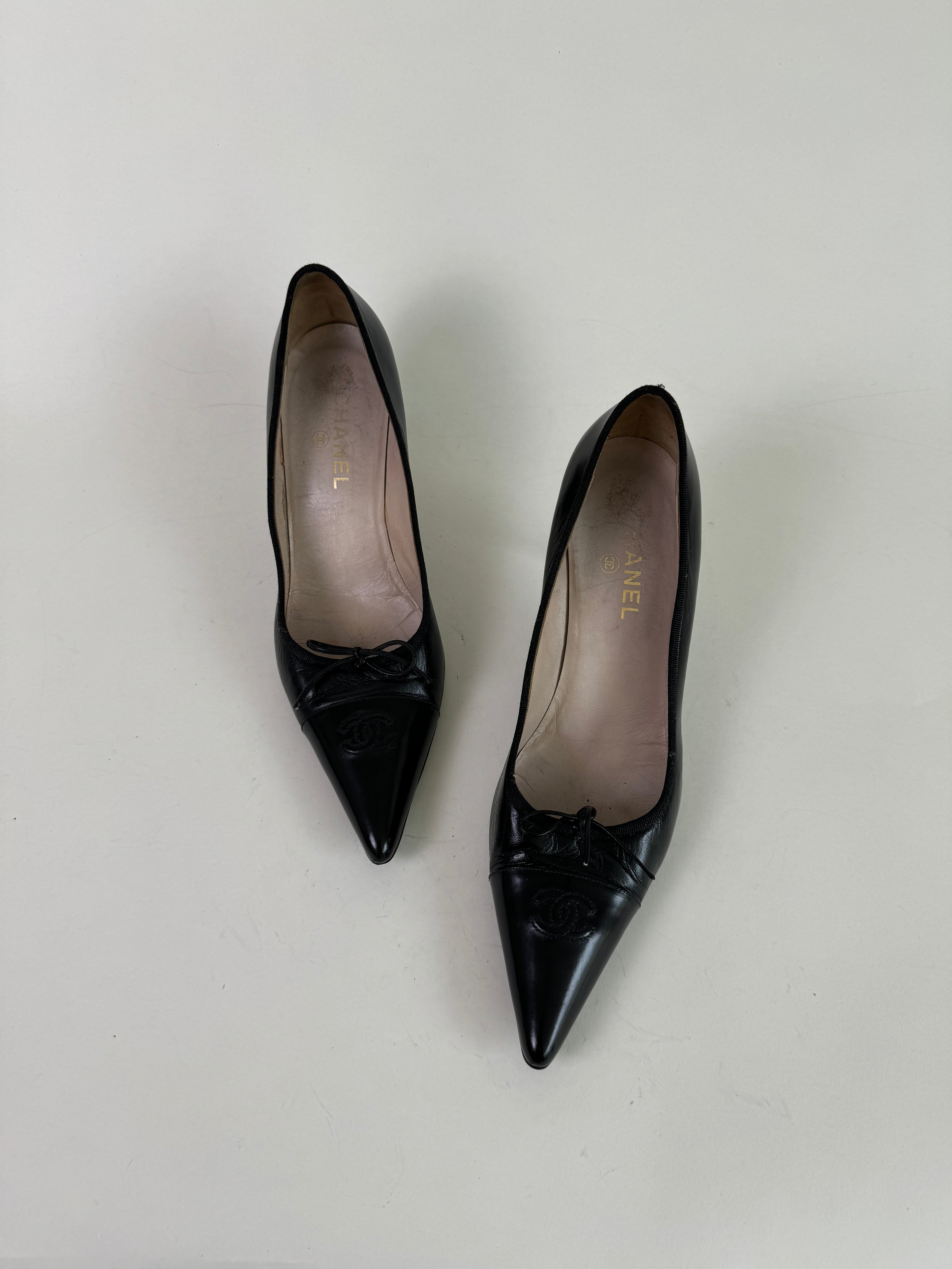 Vintage Chanel Black Leather CC Pumps 42