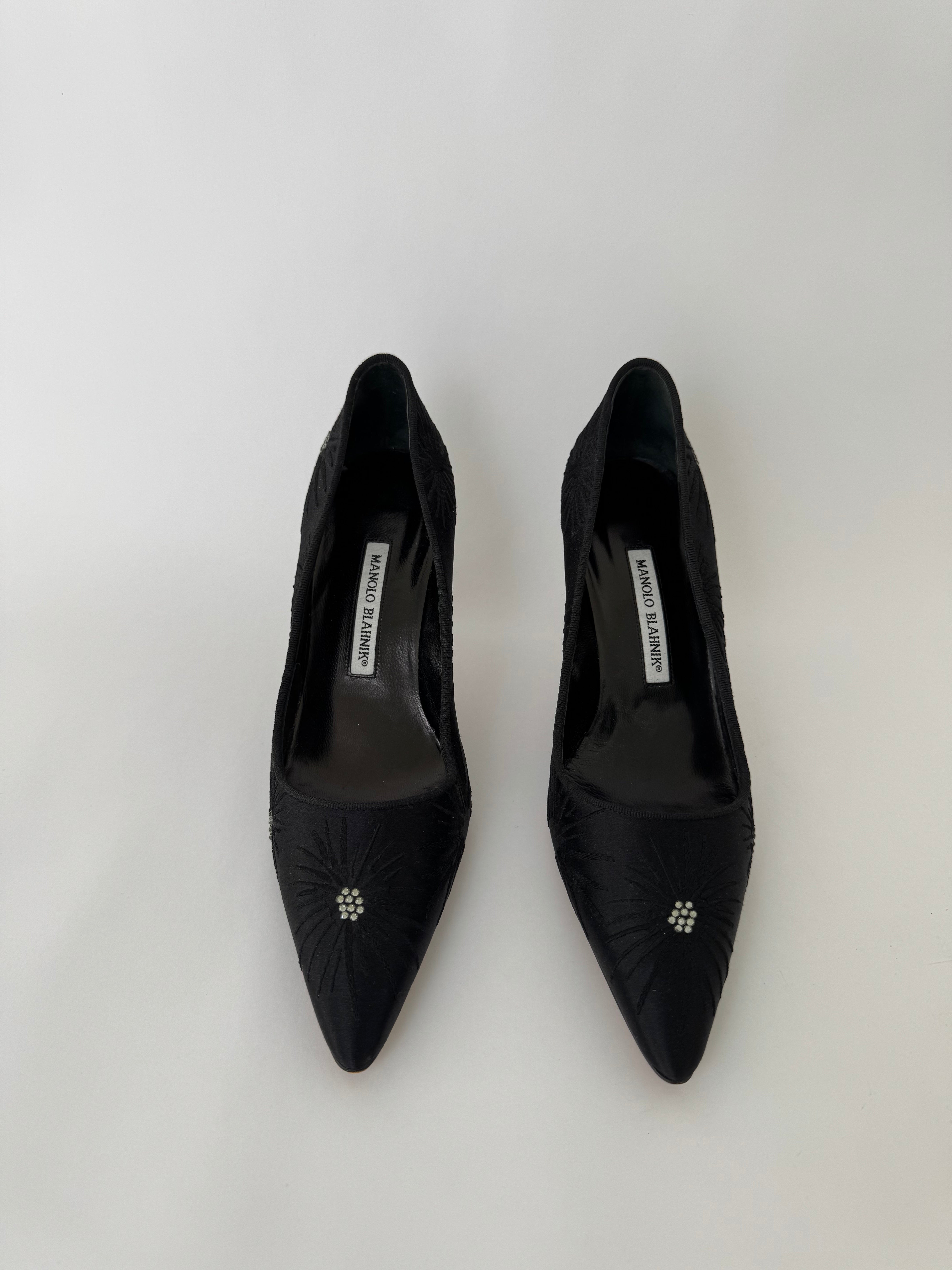 Manolo Blank Black Satin Pumps 39.5