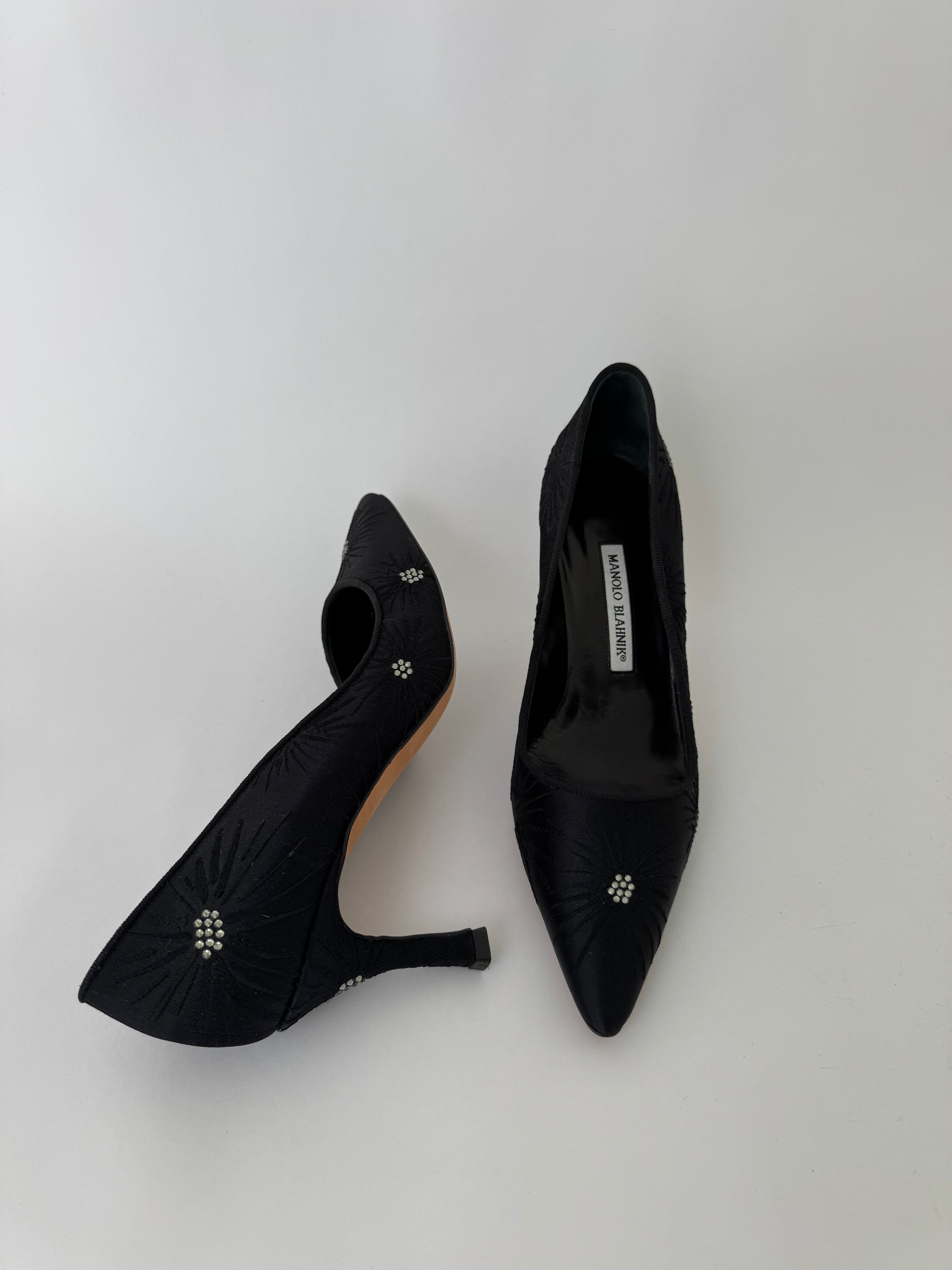 Manolo Blank Black Satin Pumps 39.5