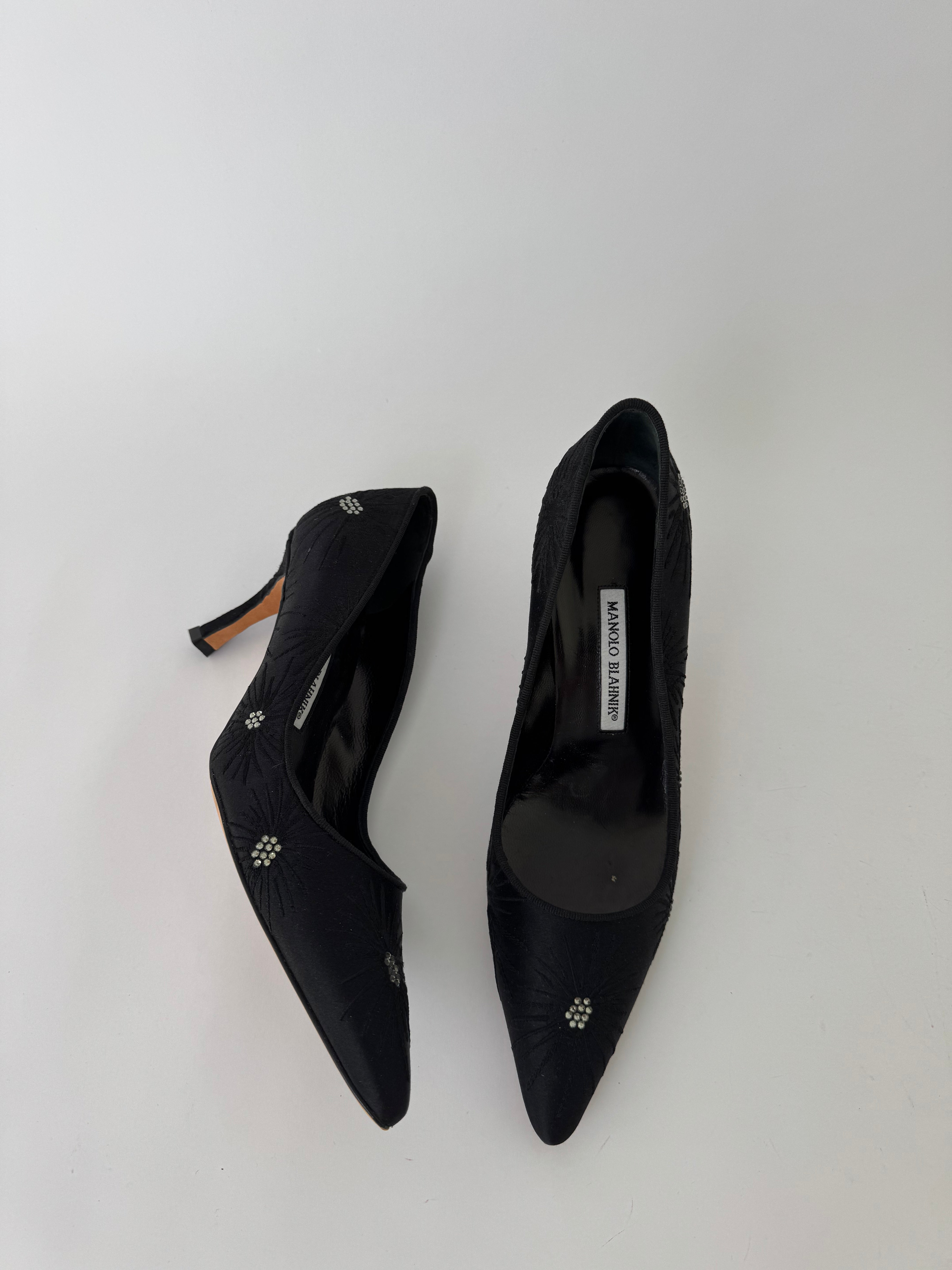 Manolo Blank Black Satin Pumps 39.5