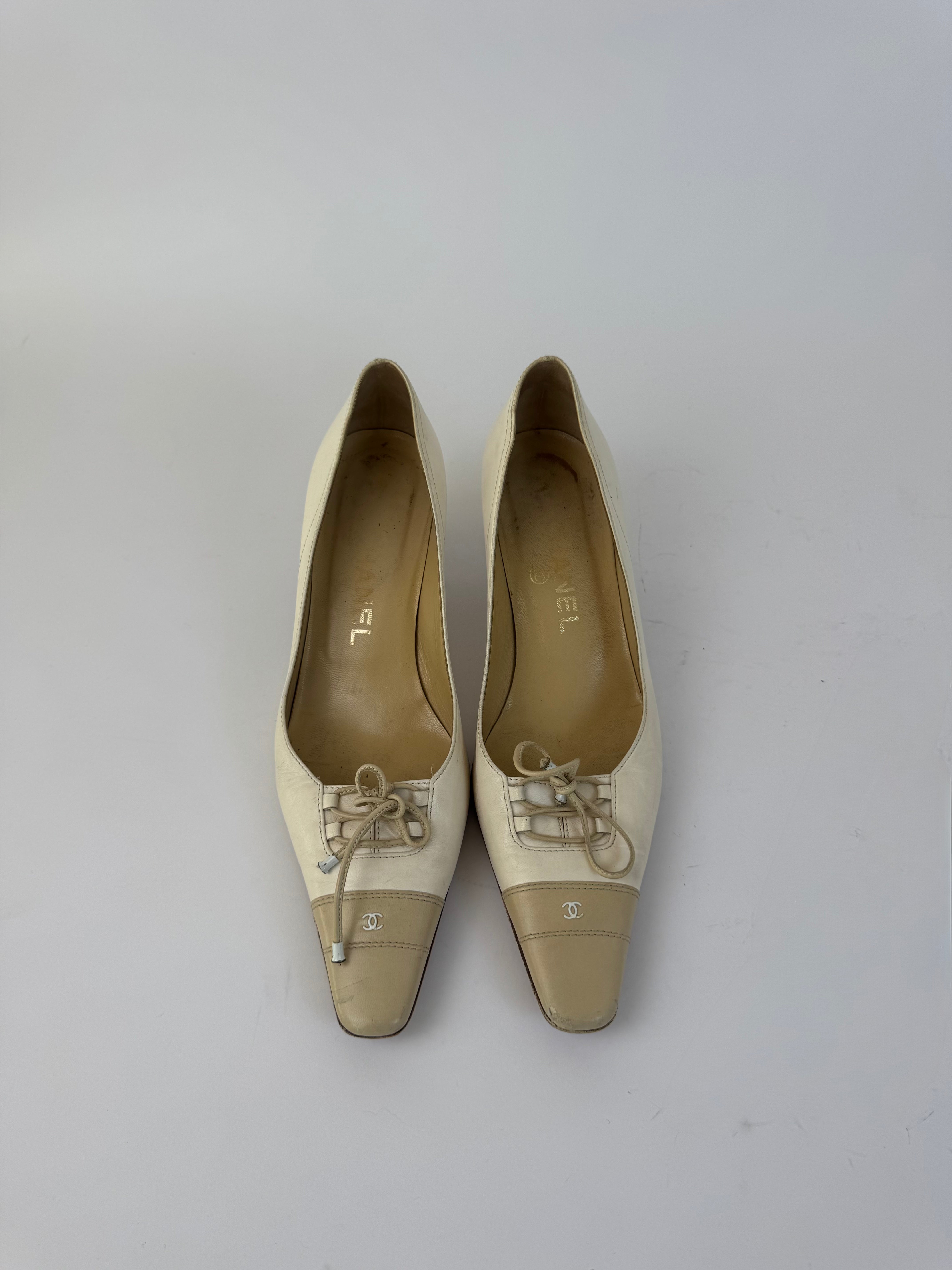 Chanel Beige Leather Bow Cap Pumps 38.5