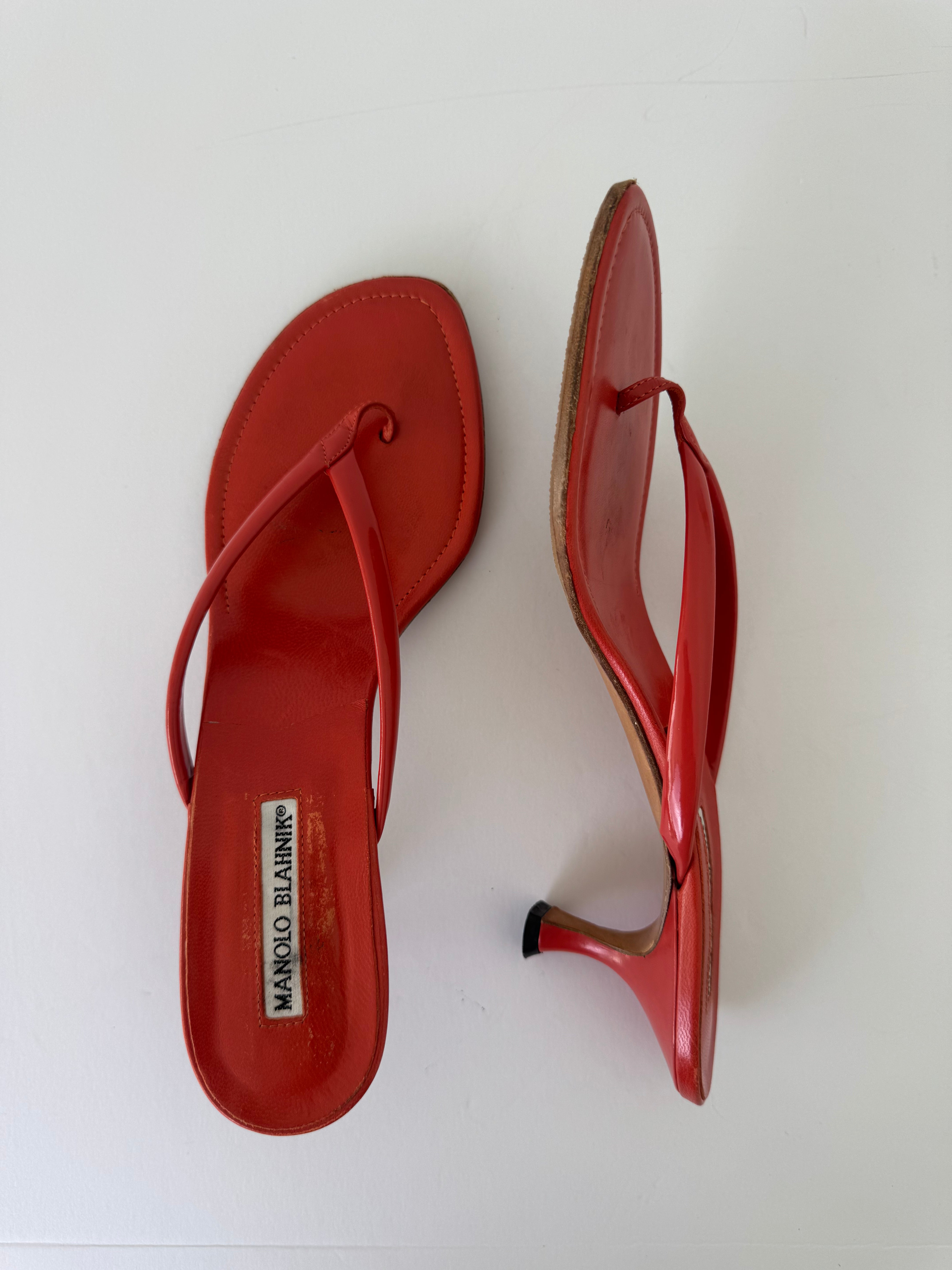 Manolo Blahnik Thong Sandals 39