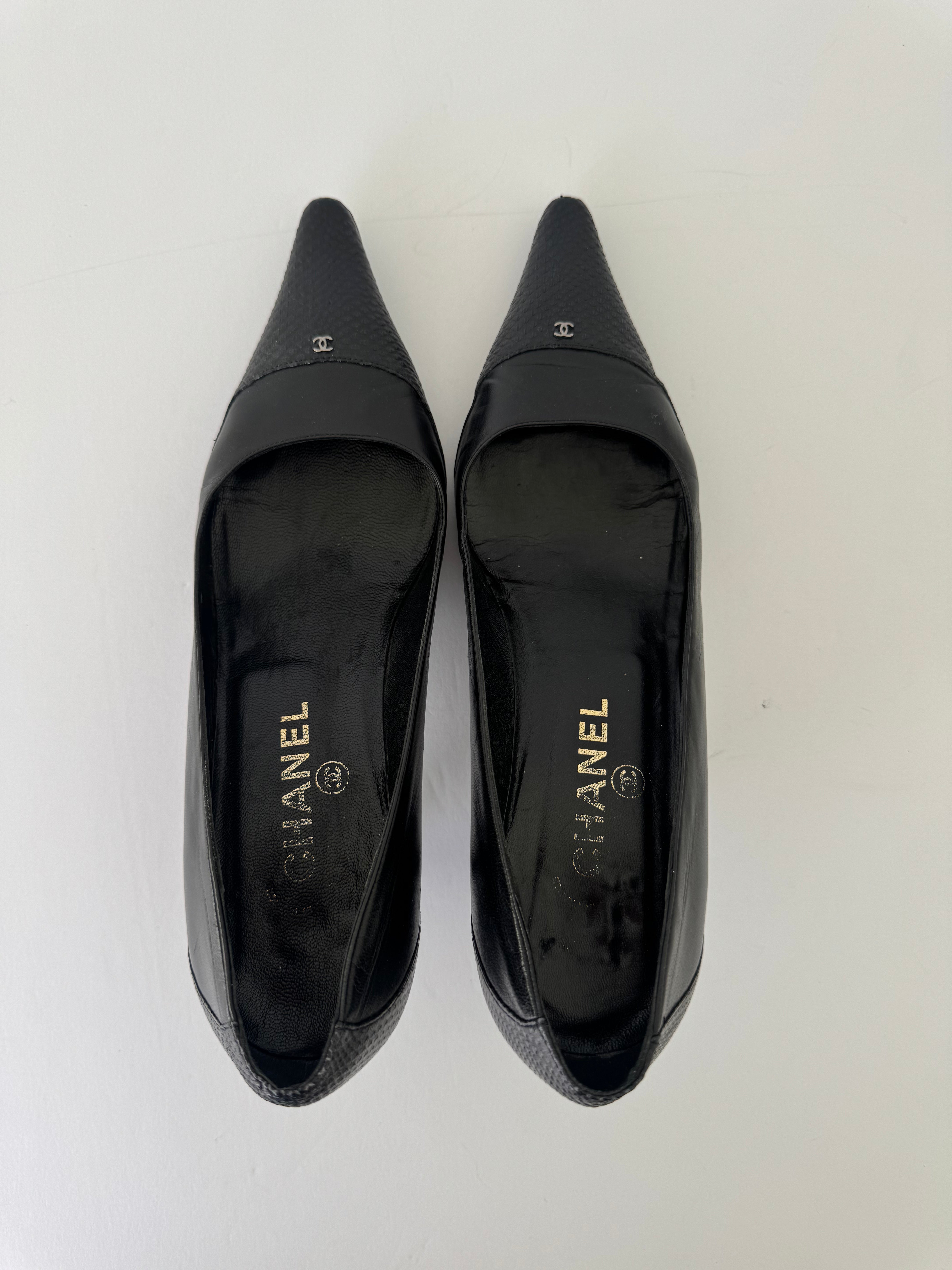 Chanel Vintage Pumps 38