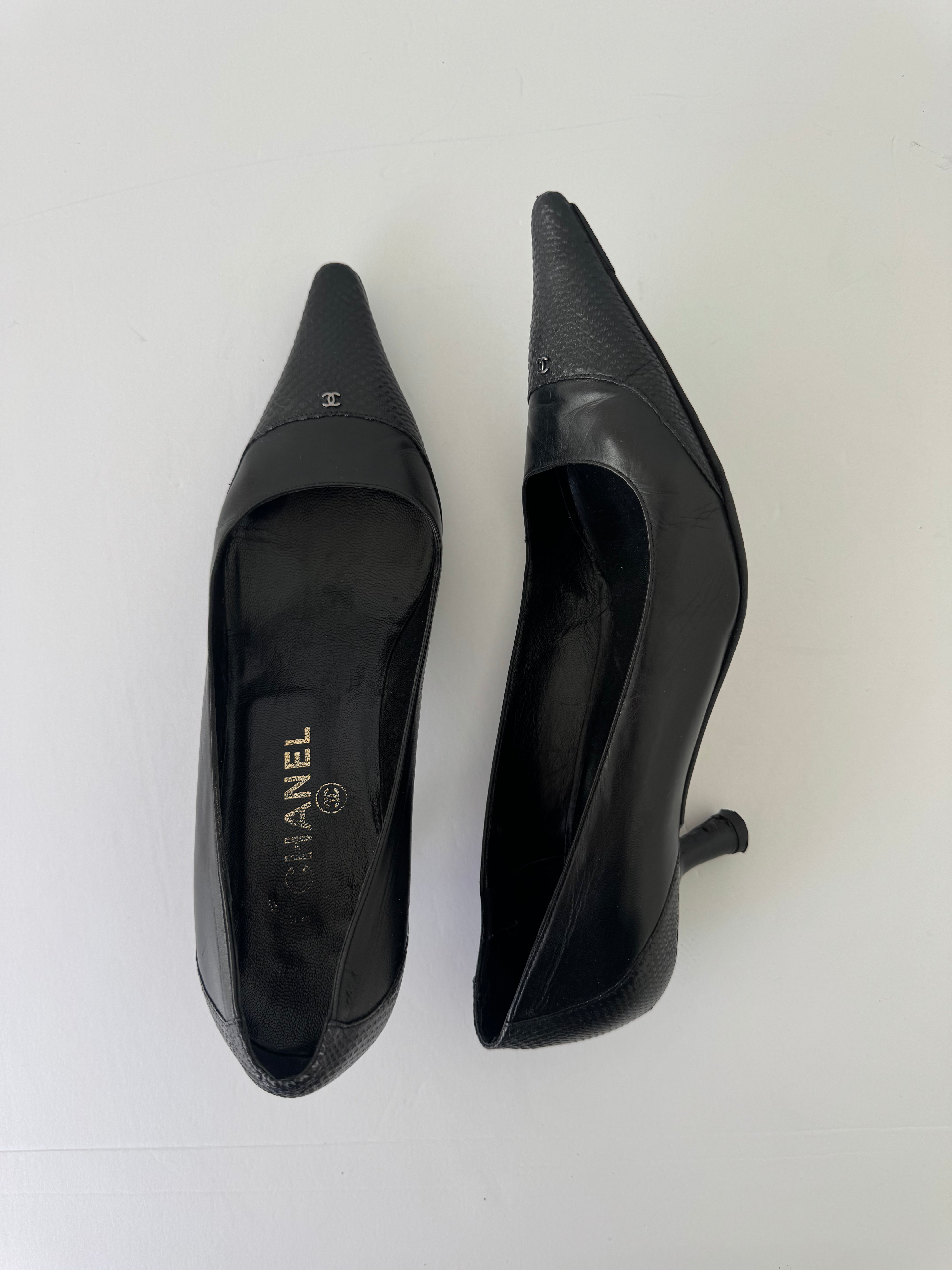 Chanel Vintage Pumps 38