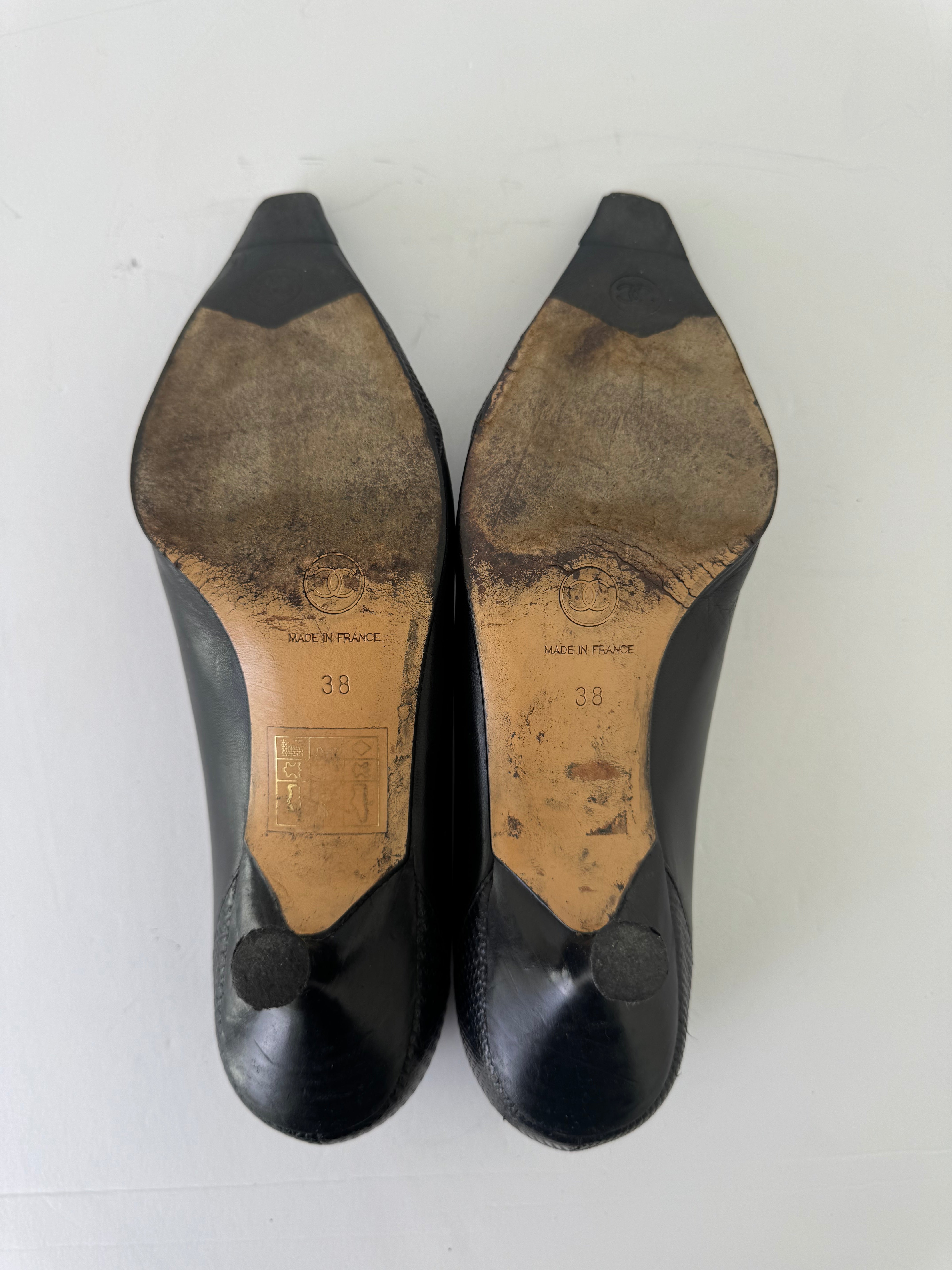 Chanel Vintage Pumps 38