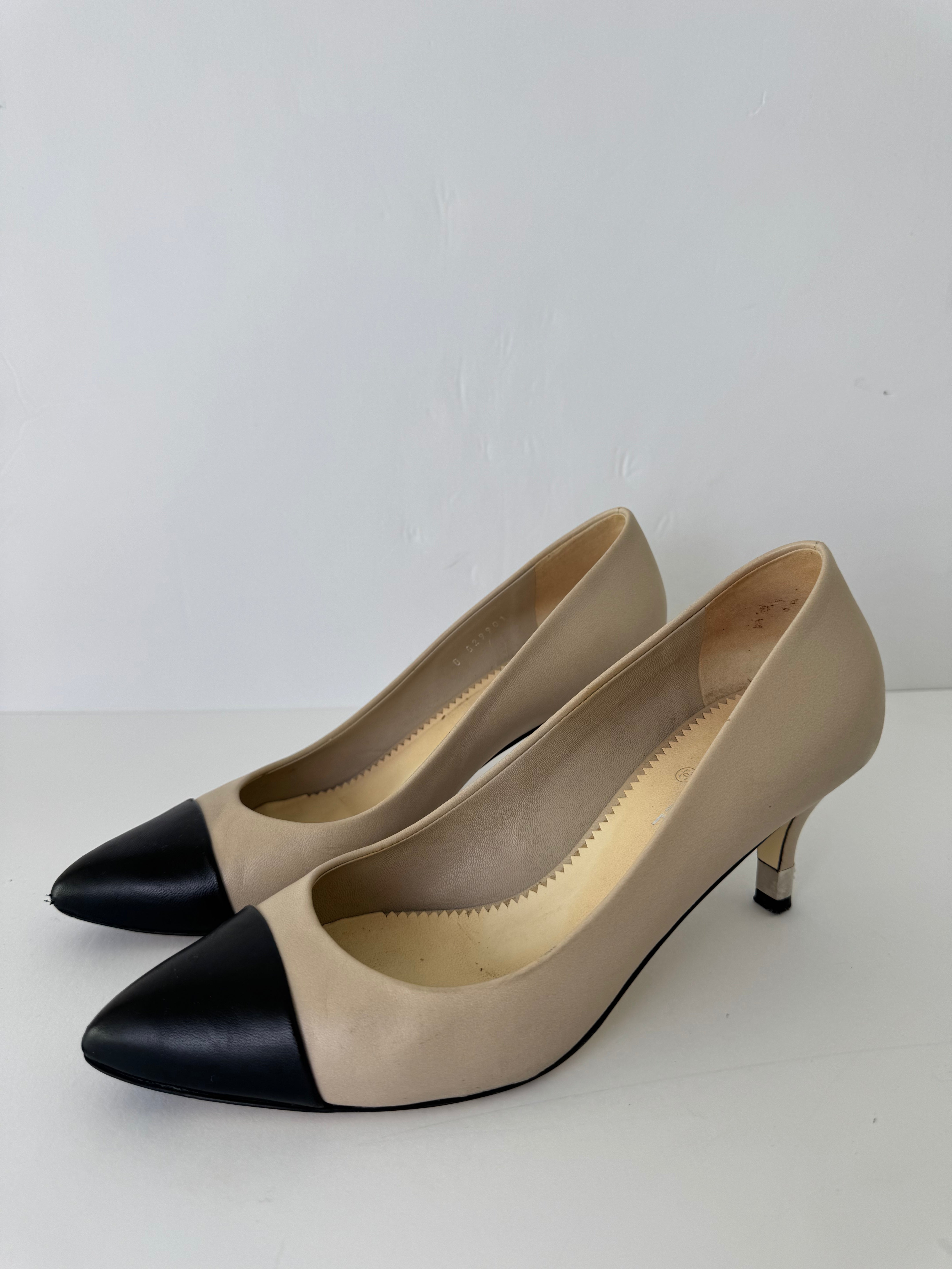 Chanel Vintage Pumps 38