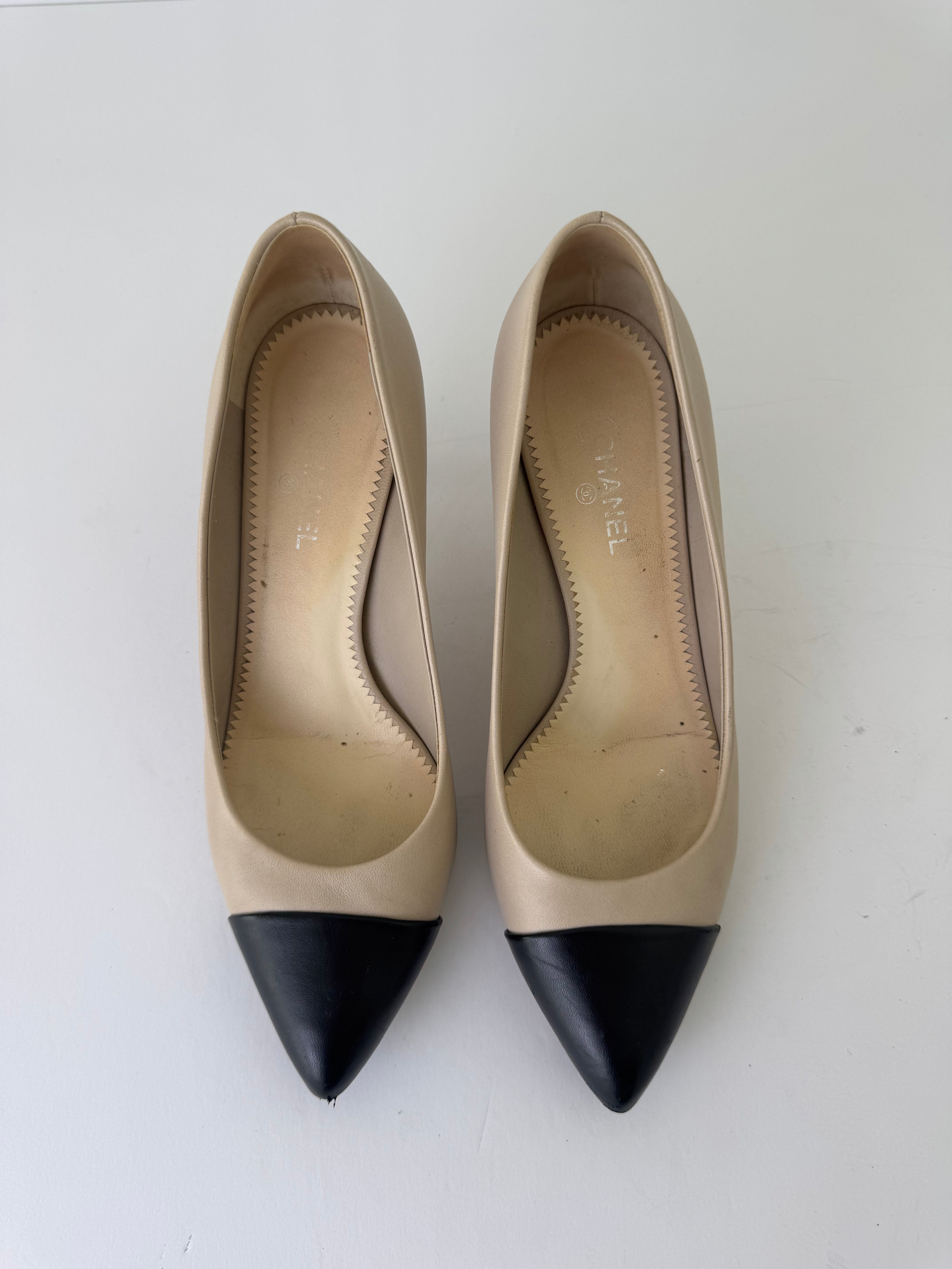 Chanel Vintage Pumps 38