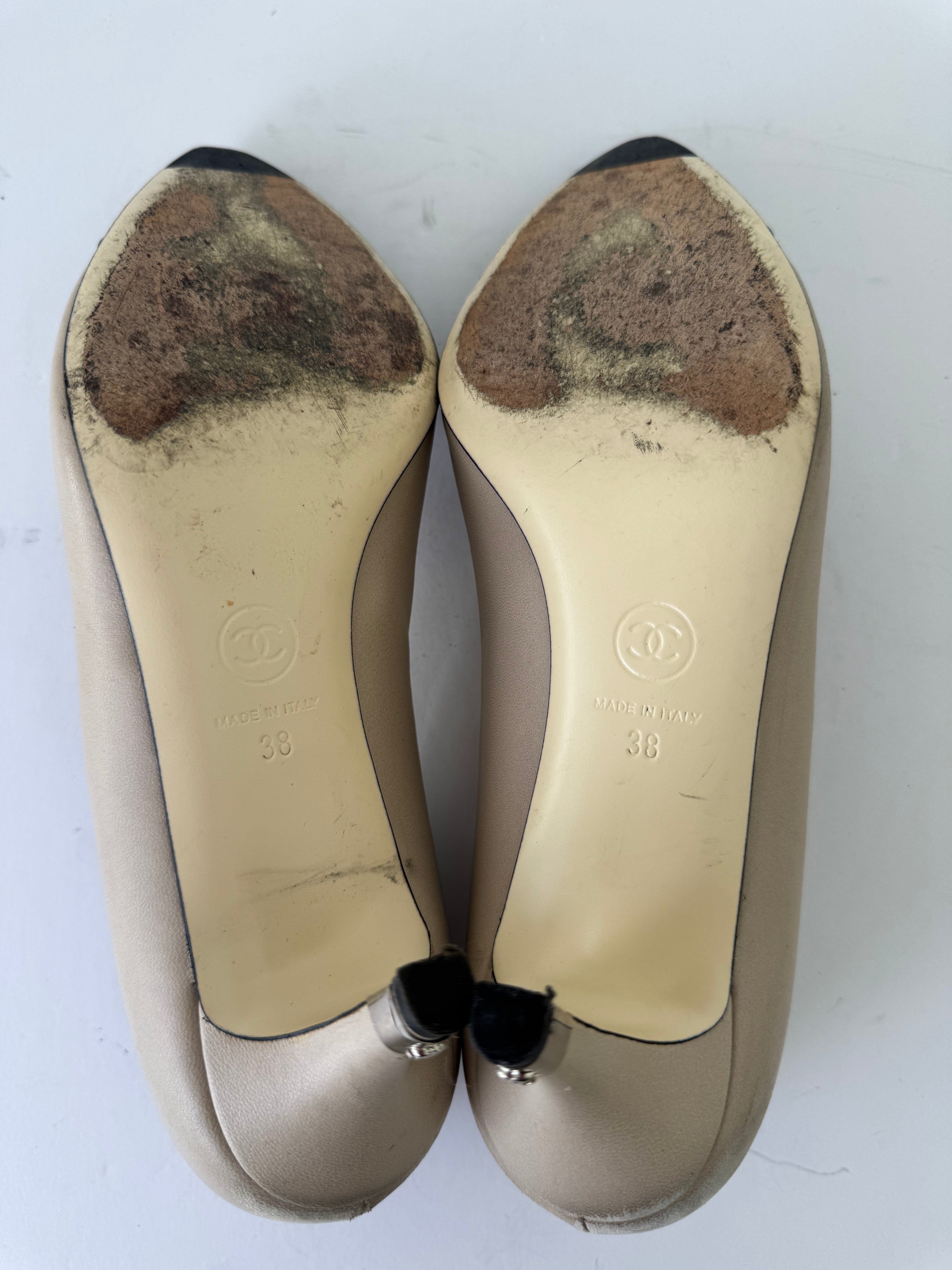 Chanel Vintage Pumps 38