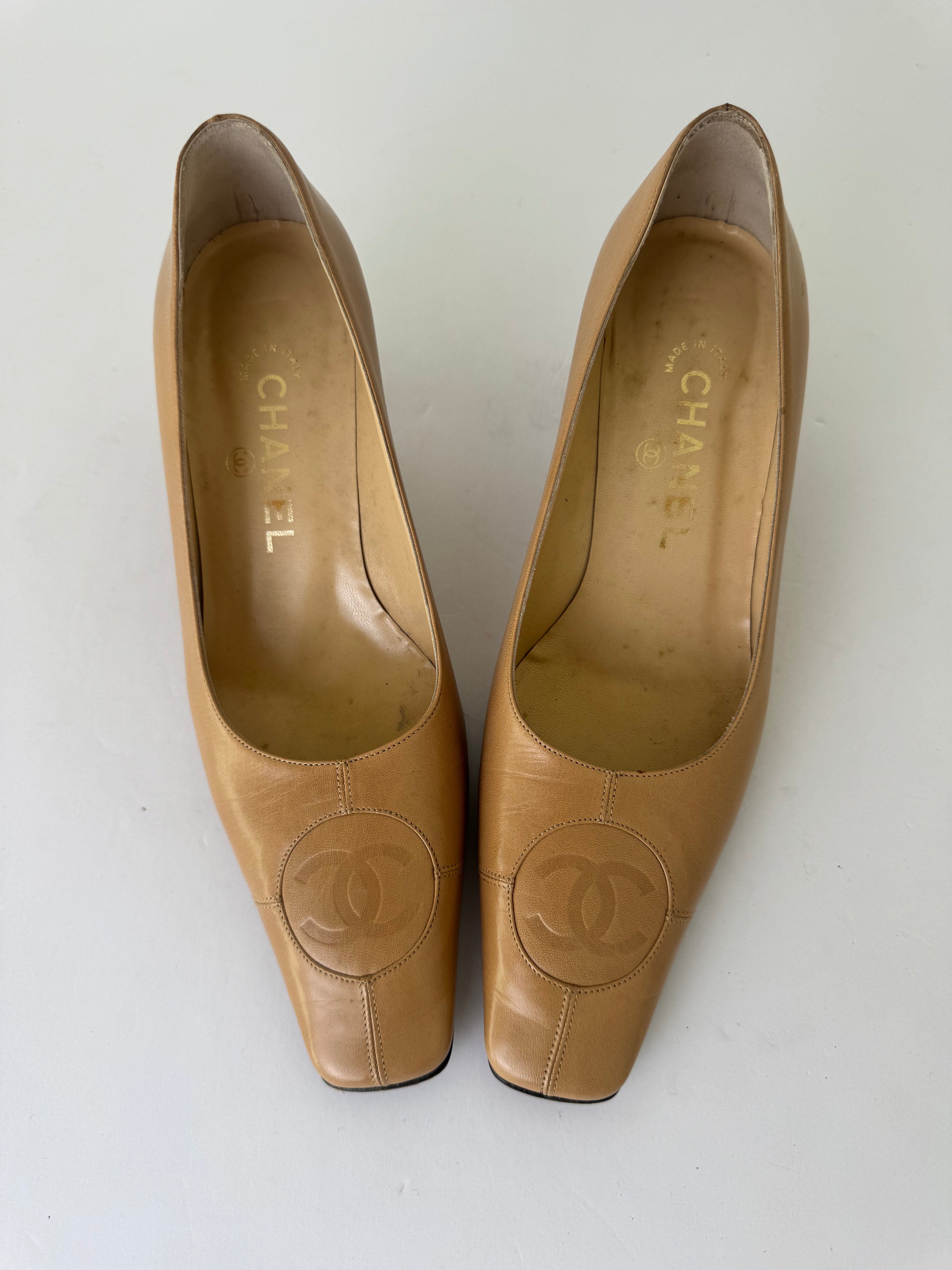 Chanel Vintage CC Pumps 37.5