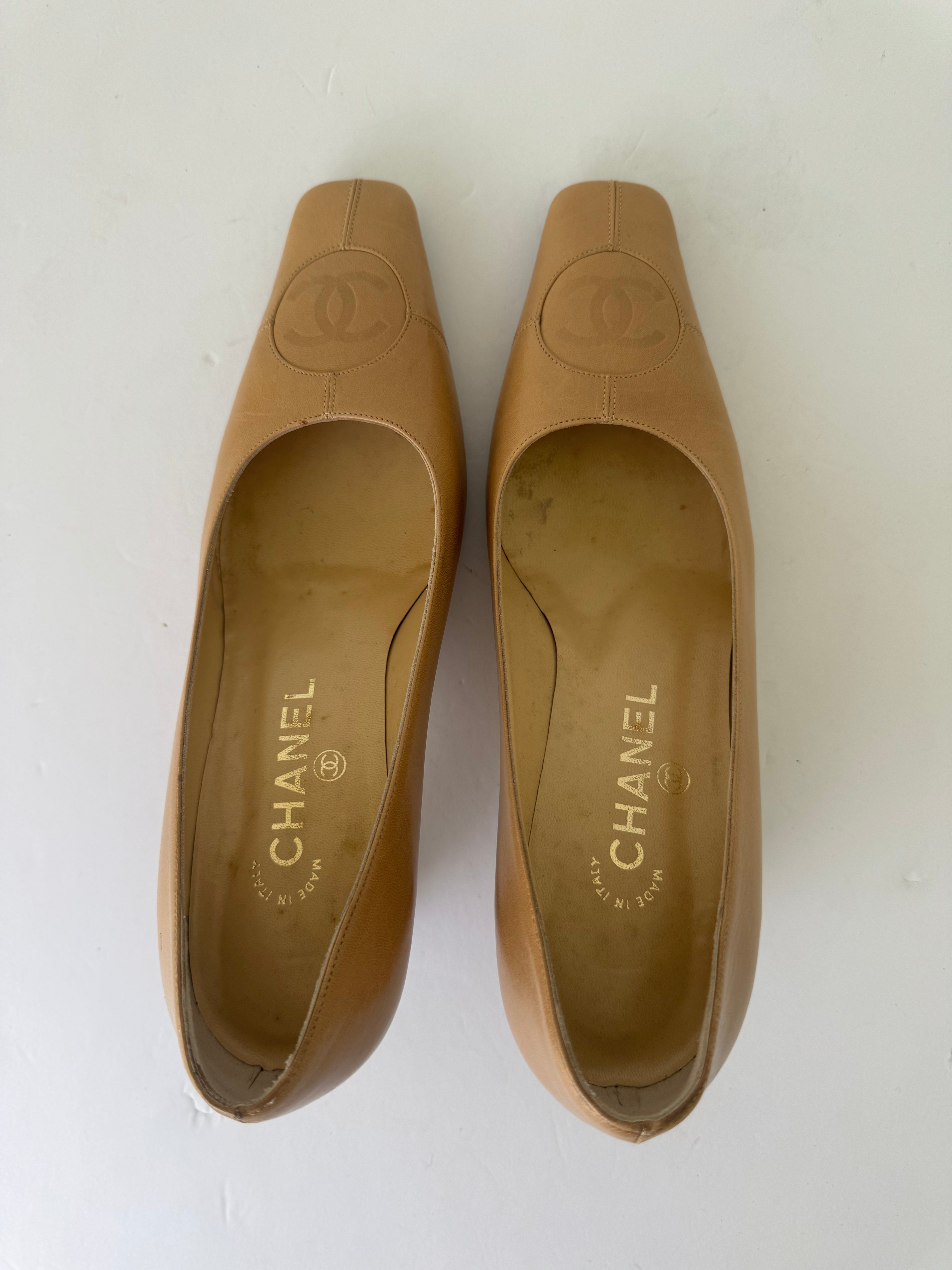 Chanel Vintage CC Pumps 37.5