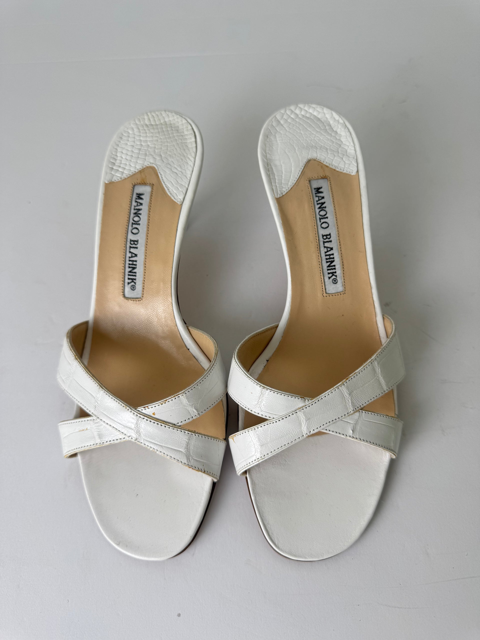 美品 MANOLO BLAHNIK サンダル 白 サイズ37 23.5～24cm IMG_5917_4656dea0-939d-421b-