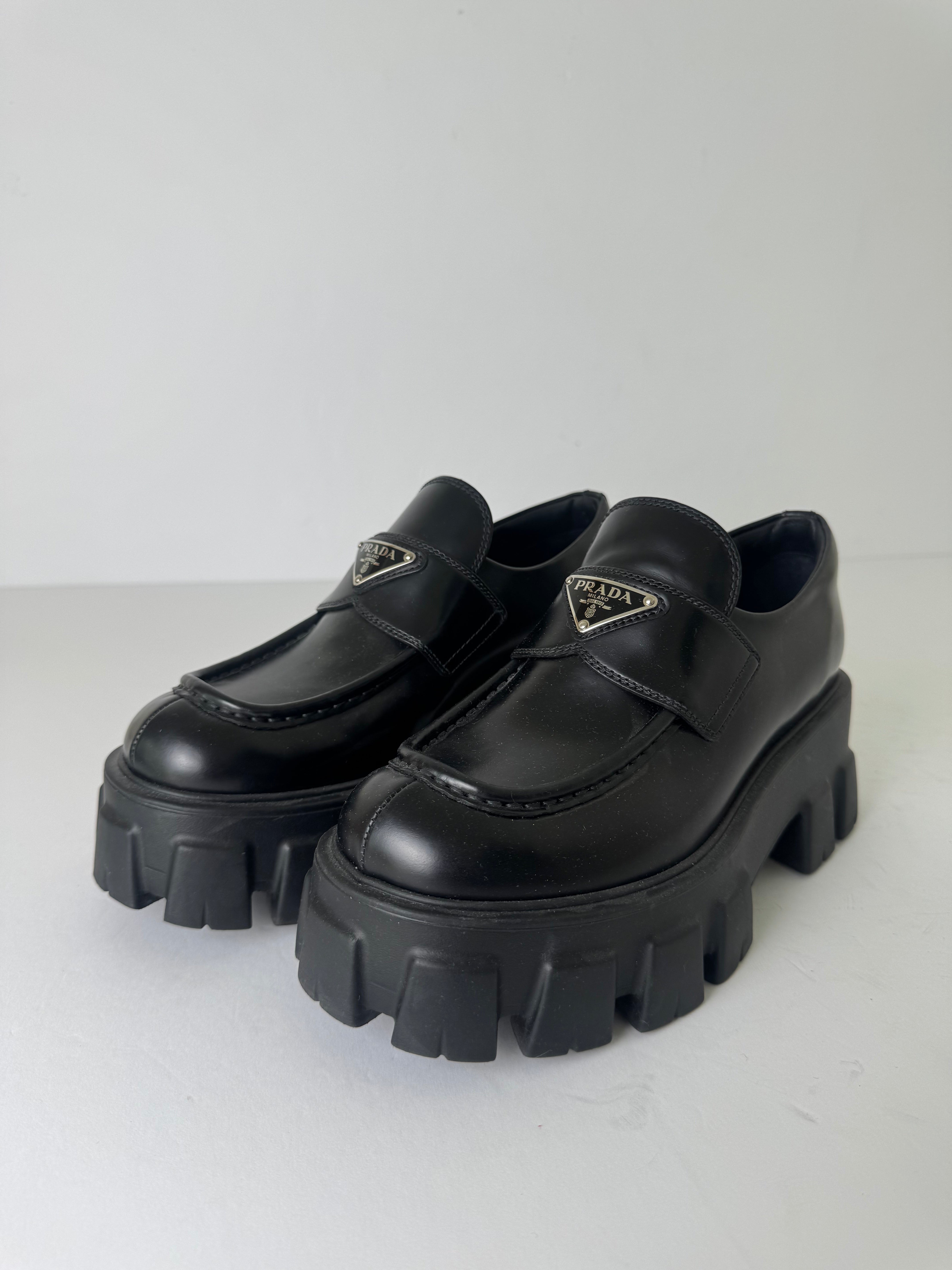 Platform Leather Triangle Logo Loafers 37.5