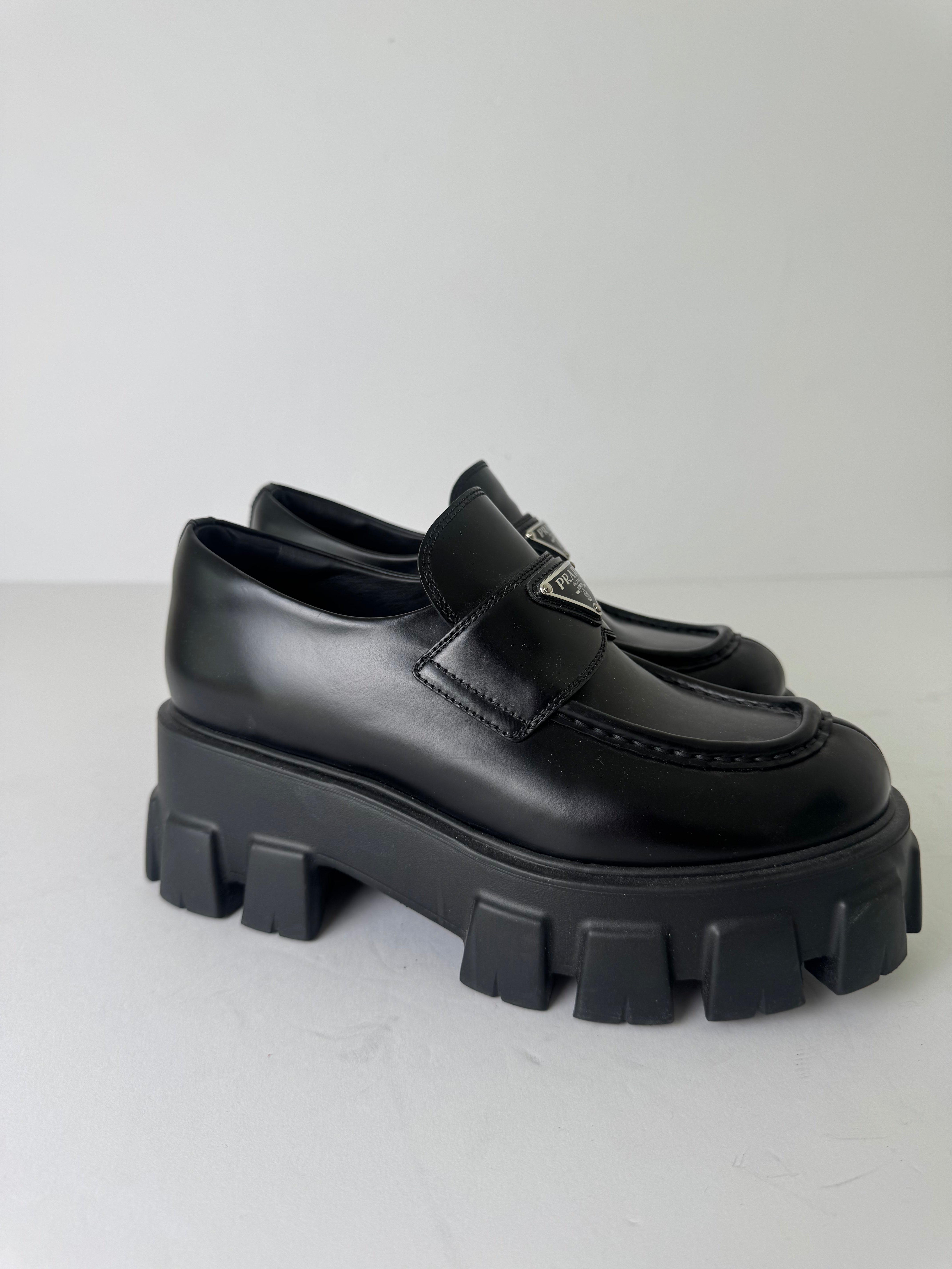 Platform Leather Triangle Logo Loafers 37.5