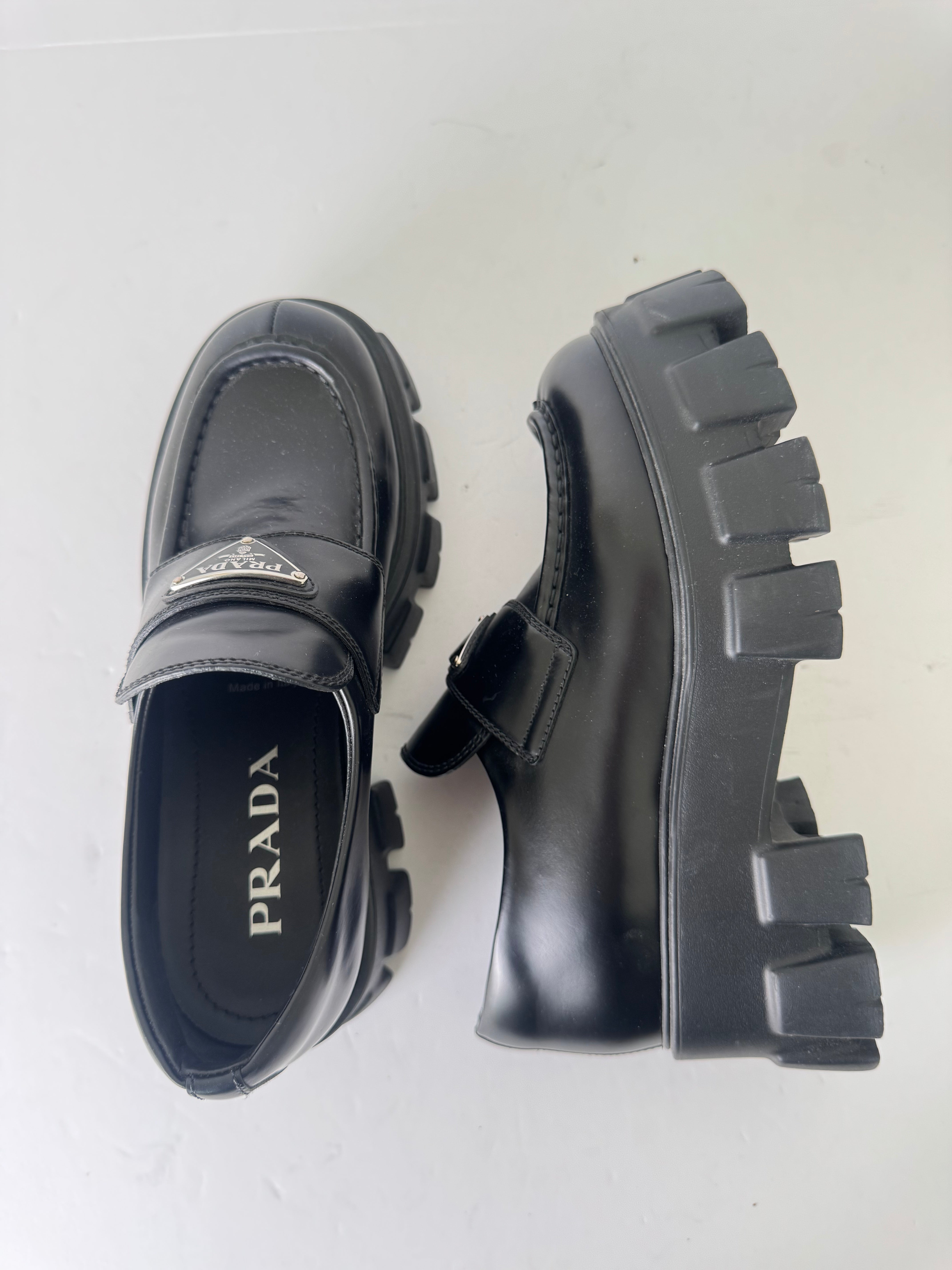 Platform Leather Triangle Logo Loafers 37.5