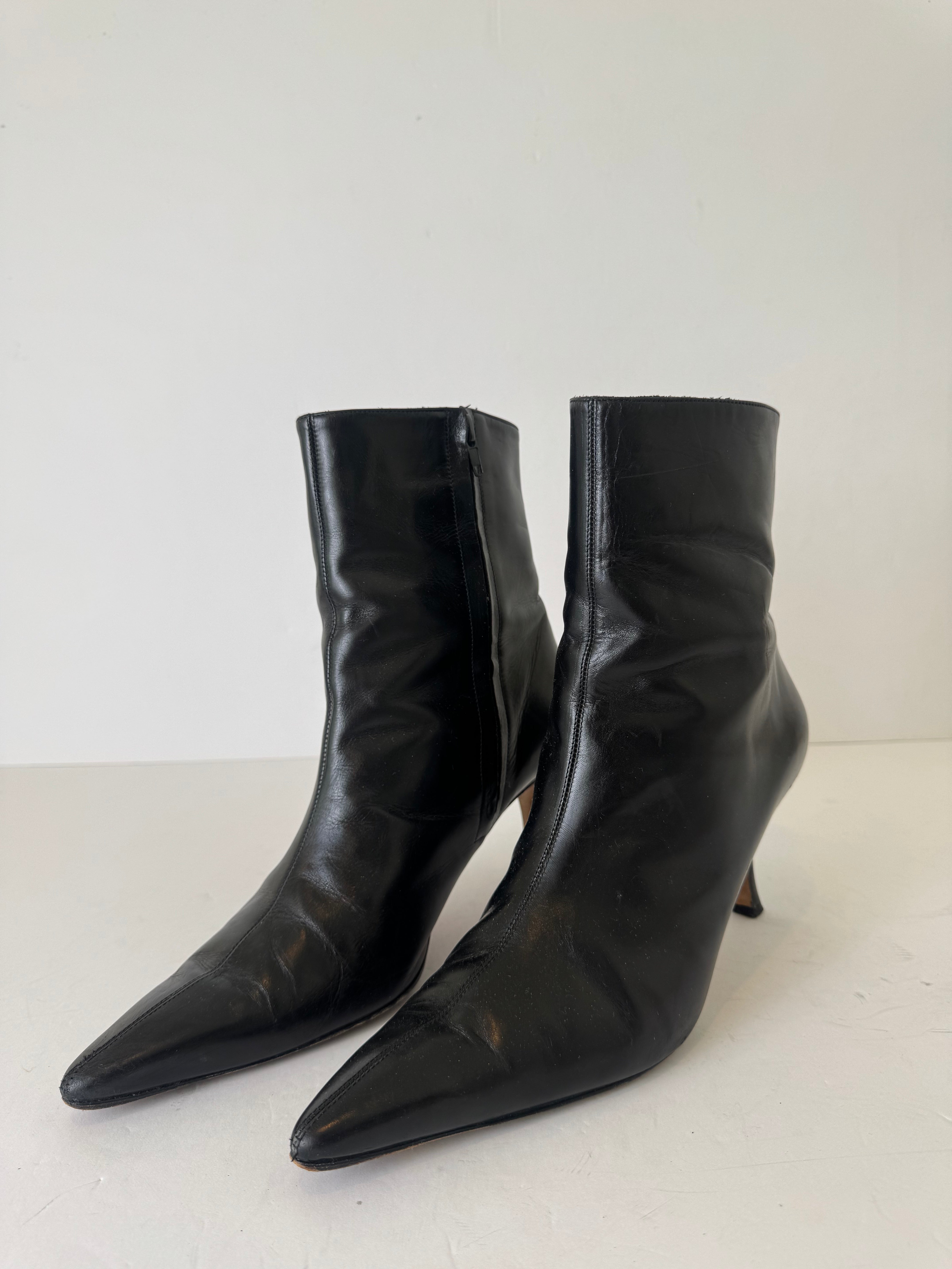 Manolo Blahnik Black Leather Booties 40.5