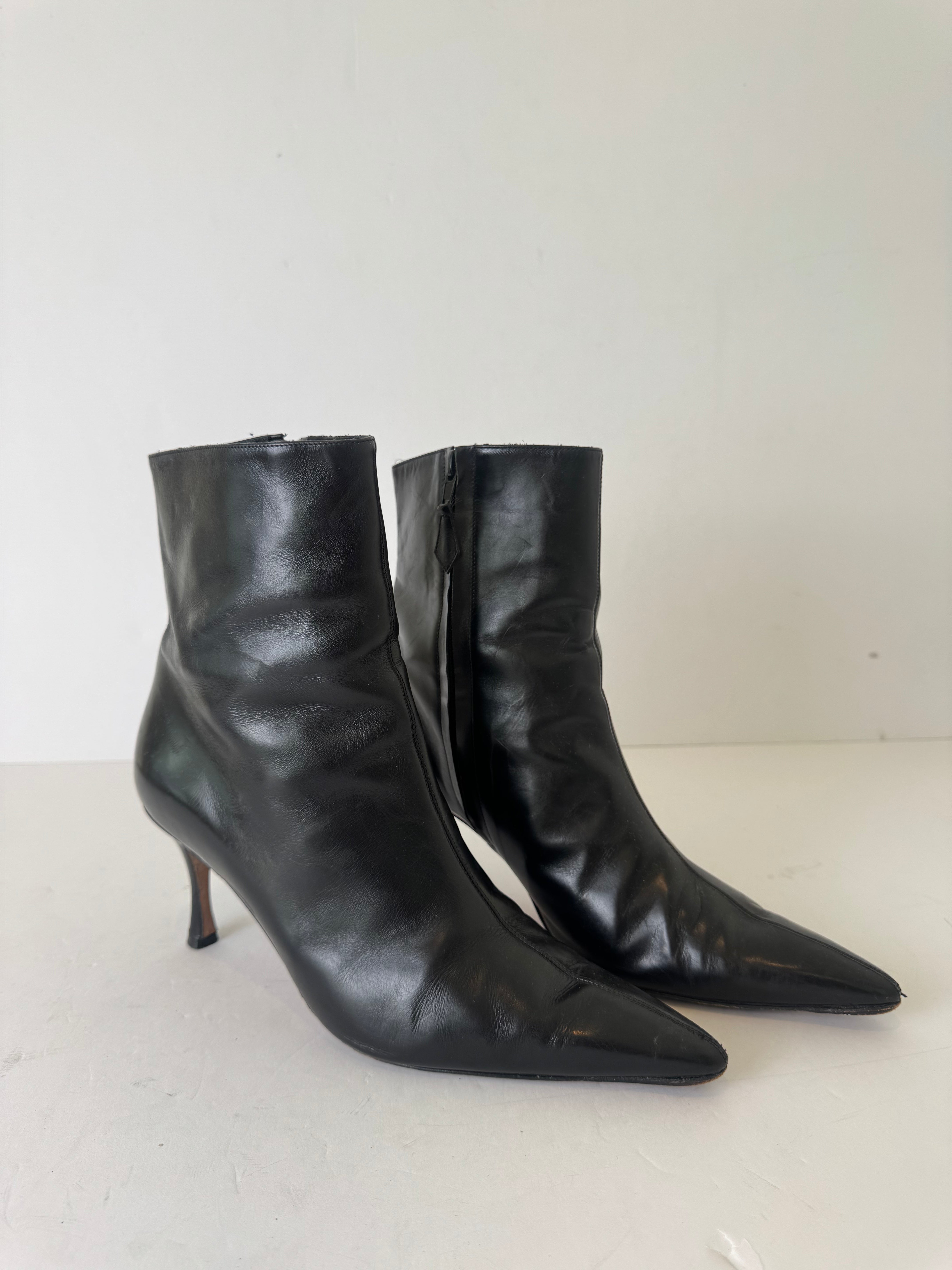Manolo Blahnik Black Leather Booties 40.5