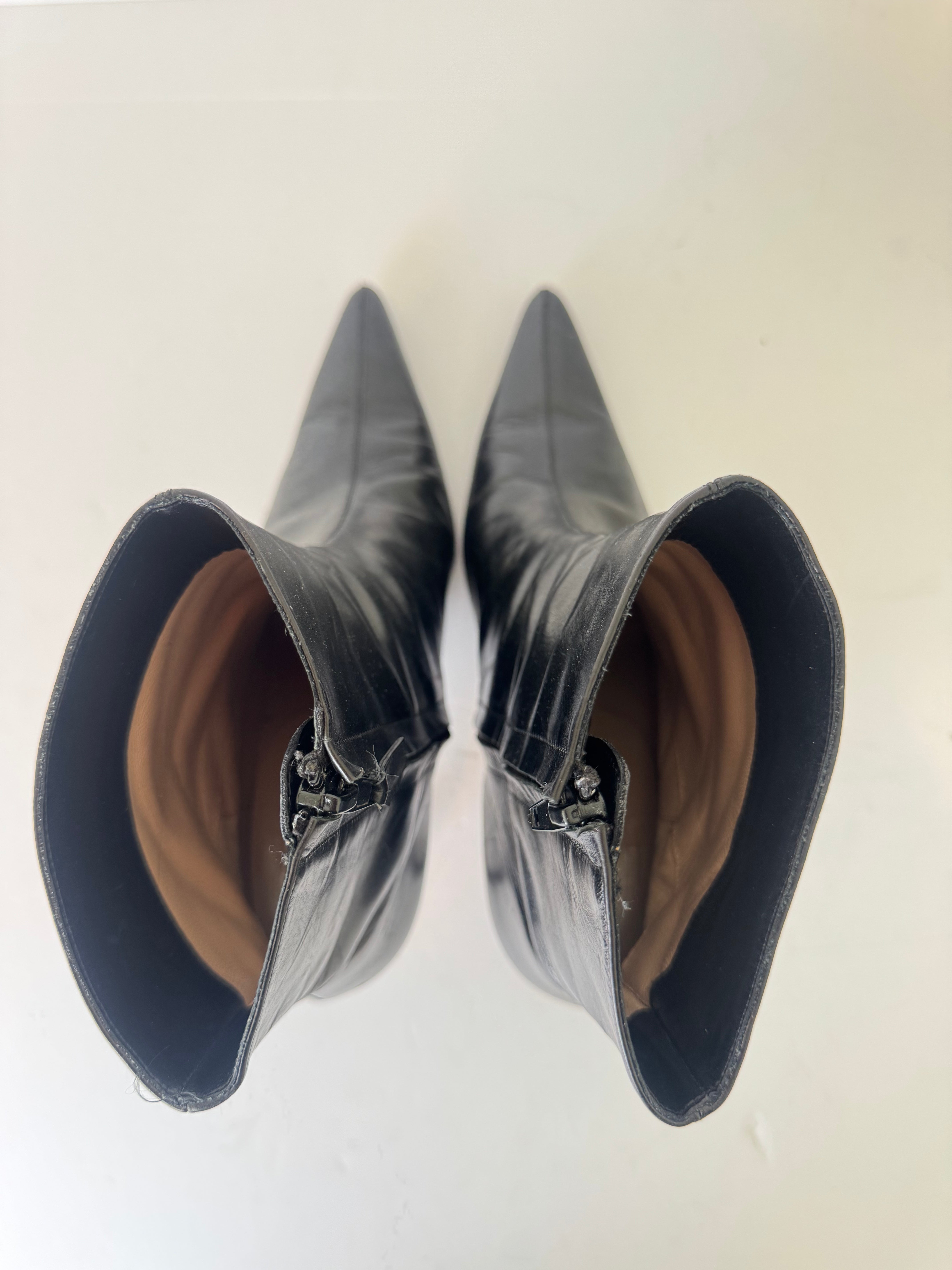 Manolo Blahnik Black Leather Booties 40.5