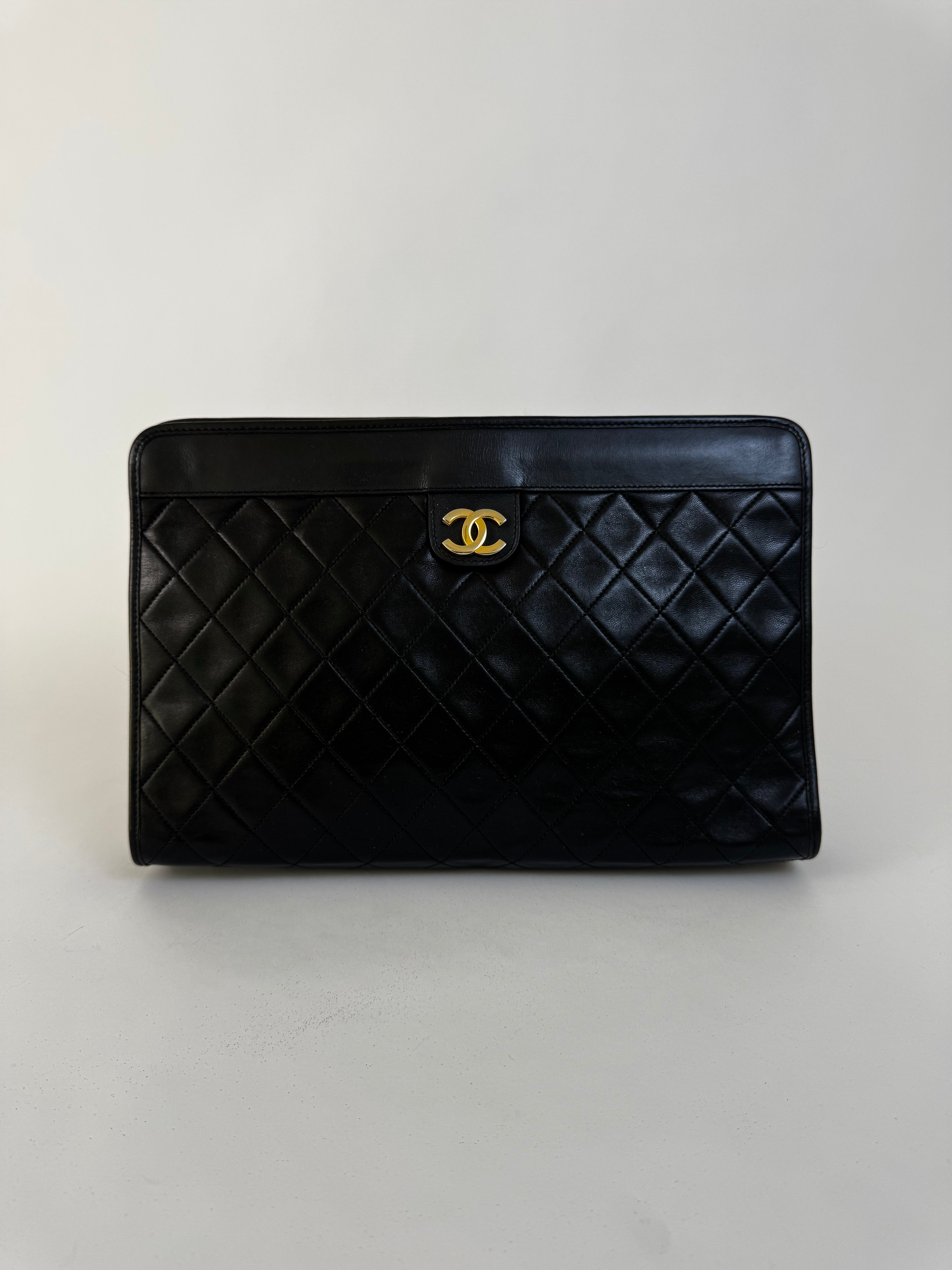Chanel Vintage Smooth Calfskin Clutch