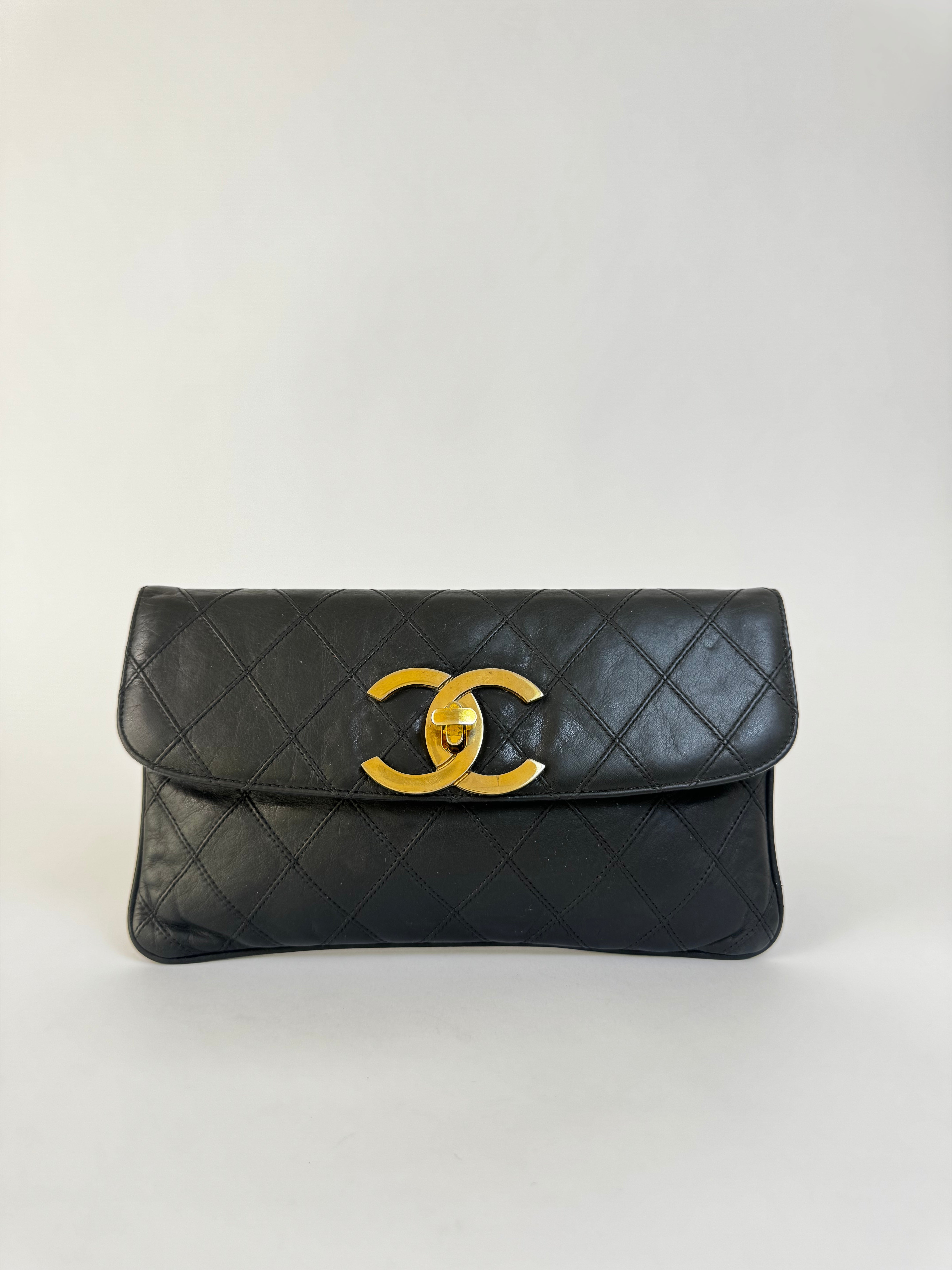 Chanel Jumbo CC Vintage Clutch