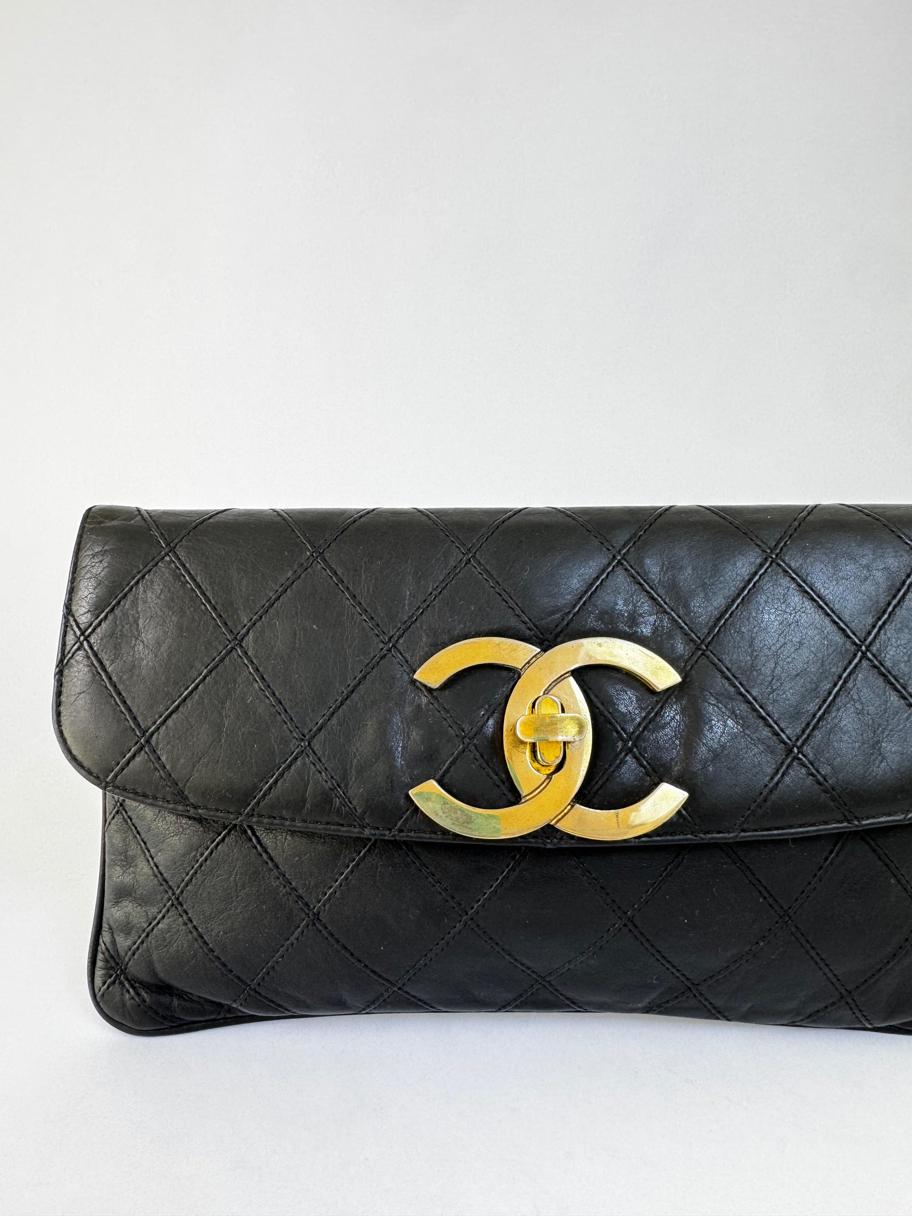 Chanel Jumbo CC Vintage Clutch