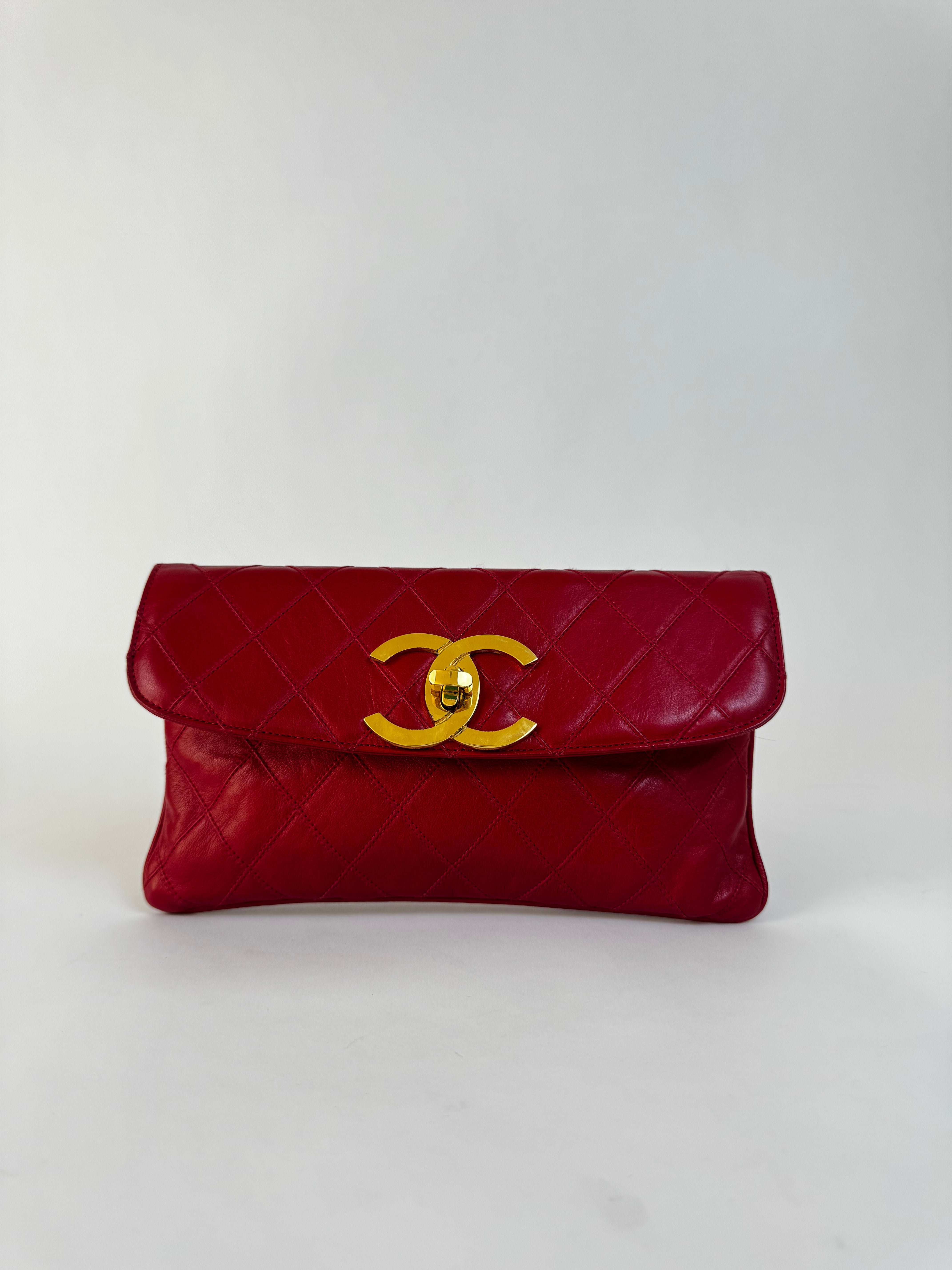 Chanel Jumbo CC Vintage Clutch