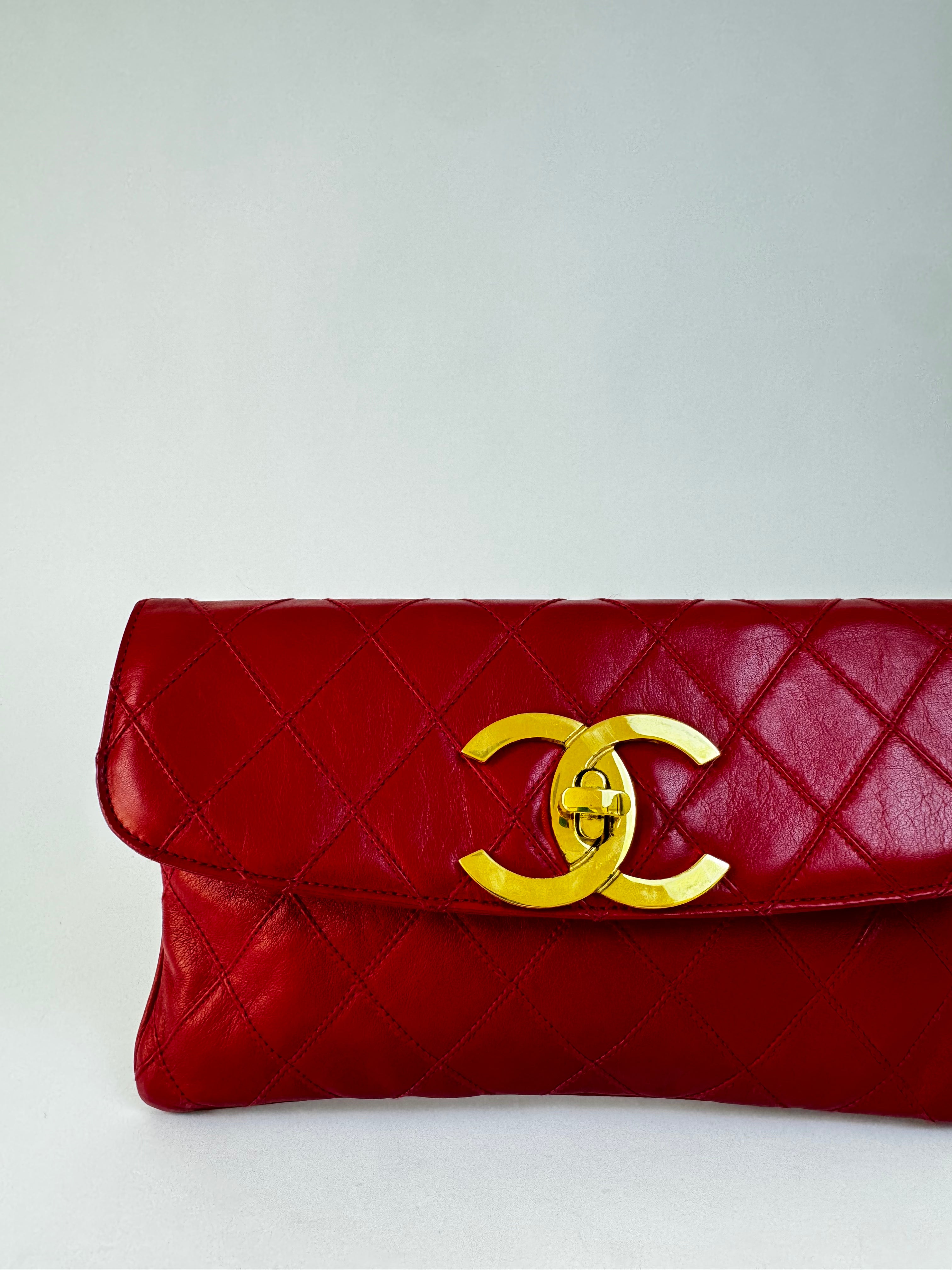 Chanel Jumbo CC Vintage Clutch