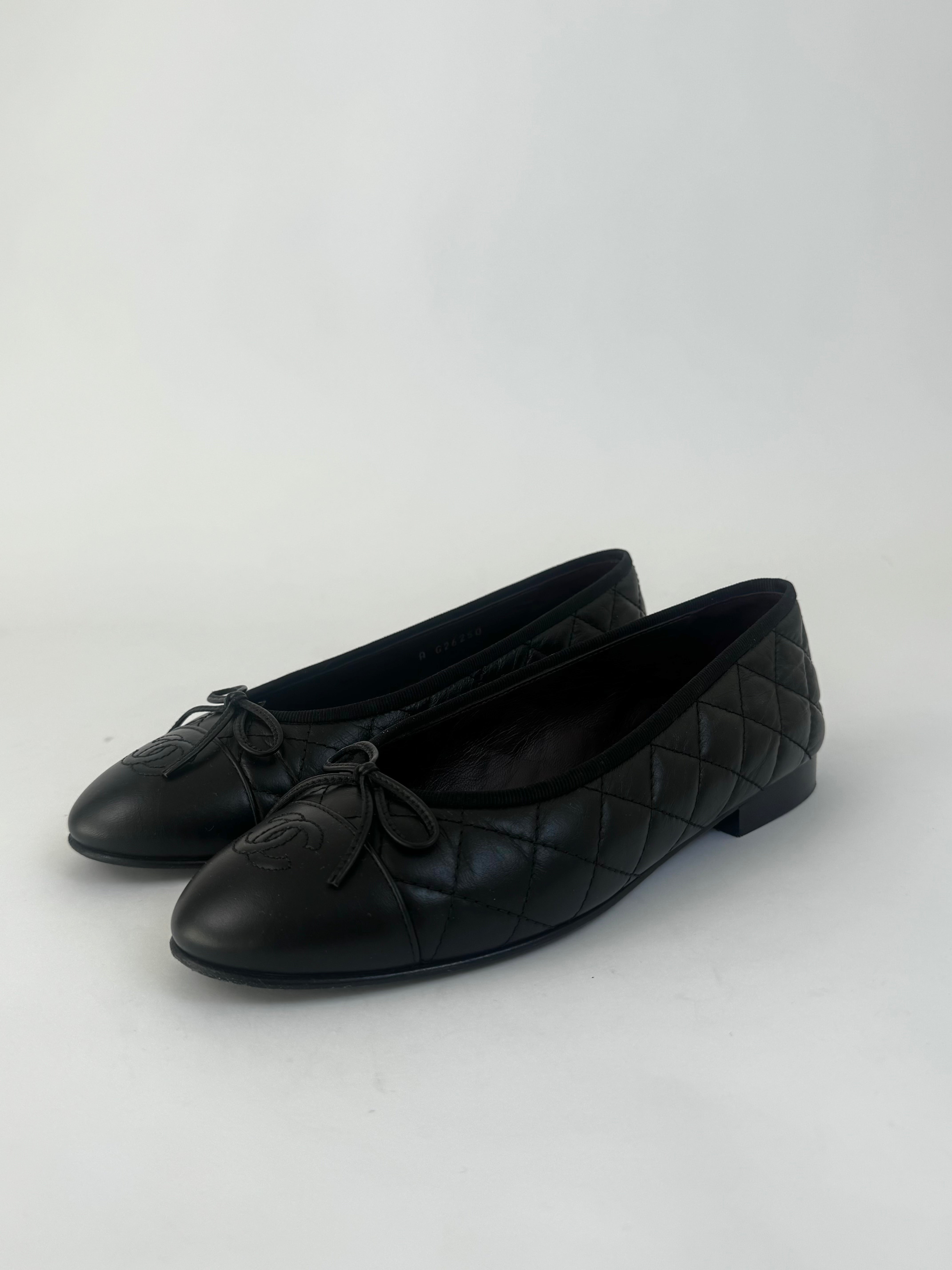 Chanel Black Quilted Ballet Flats - 37.5