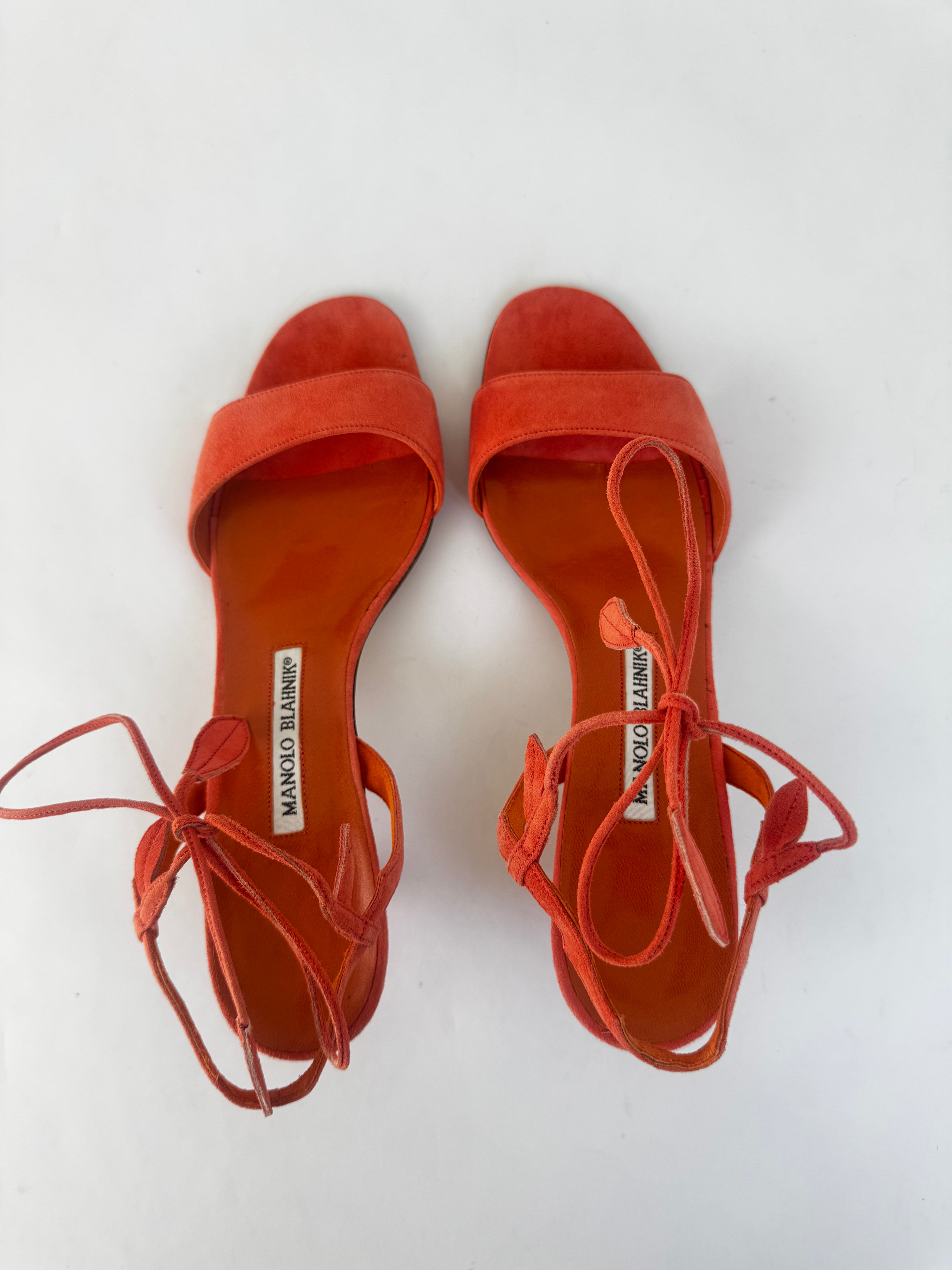 Manolo Blahnik Coral Lace-Up Sandals - 39
