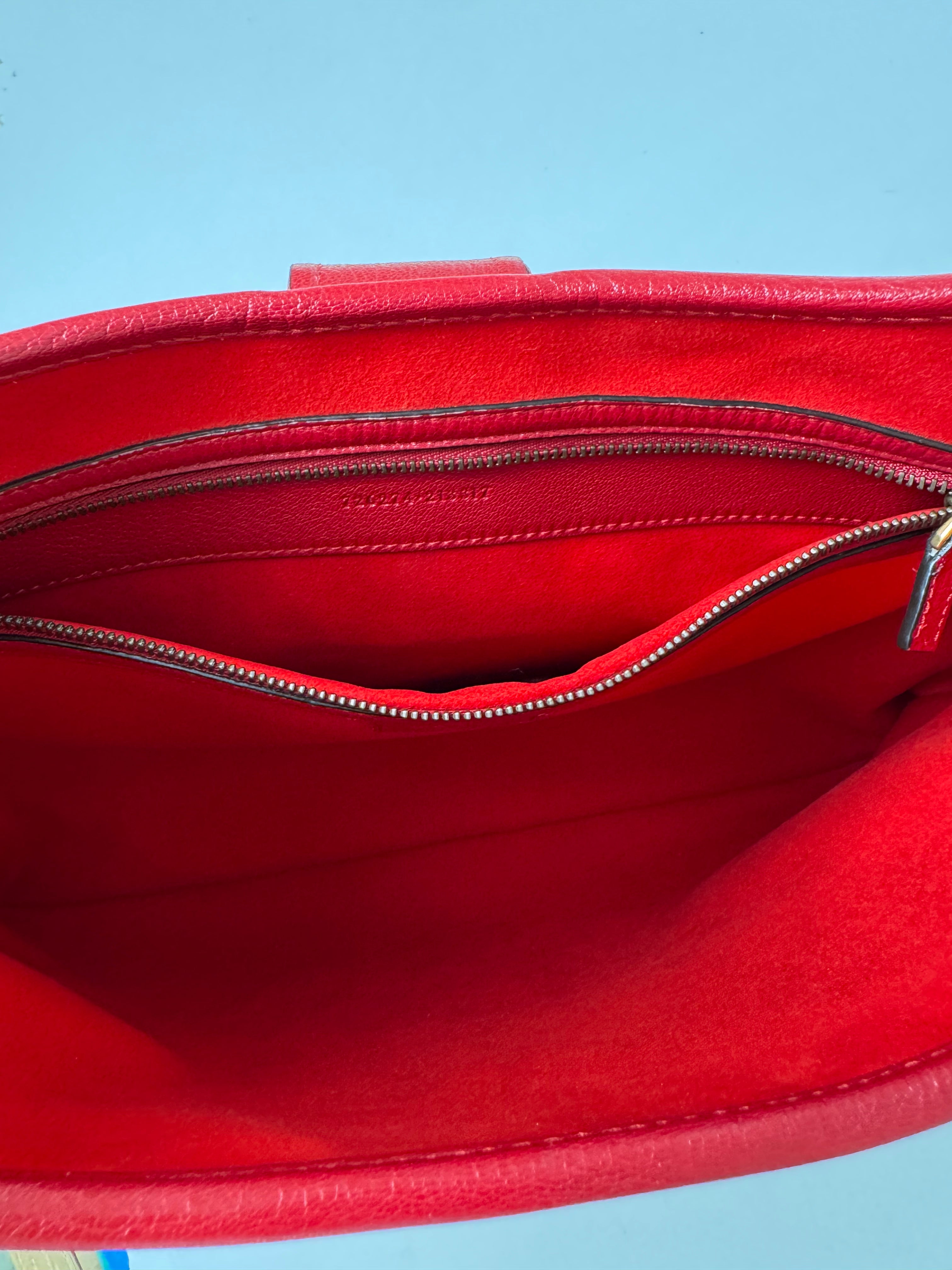Gucci Medium Aphrodite Shoulder Bag