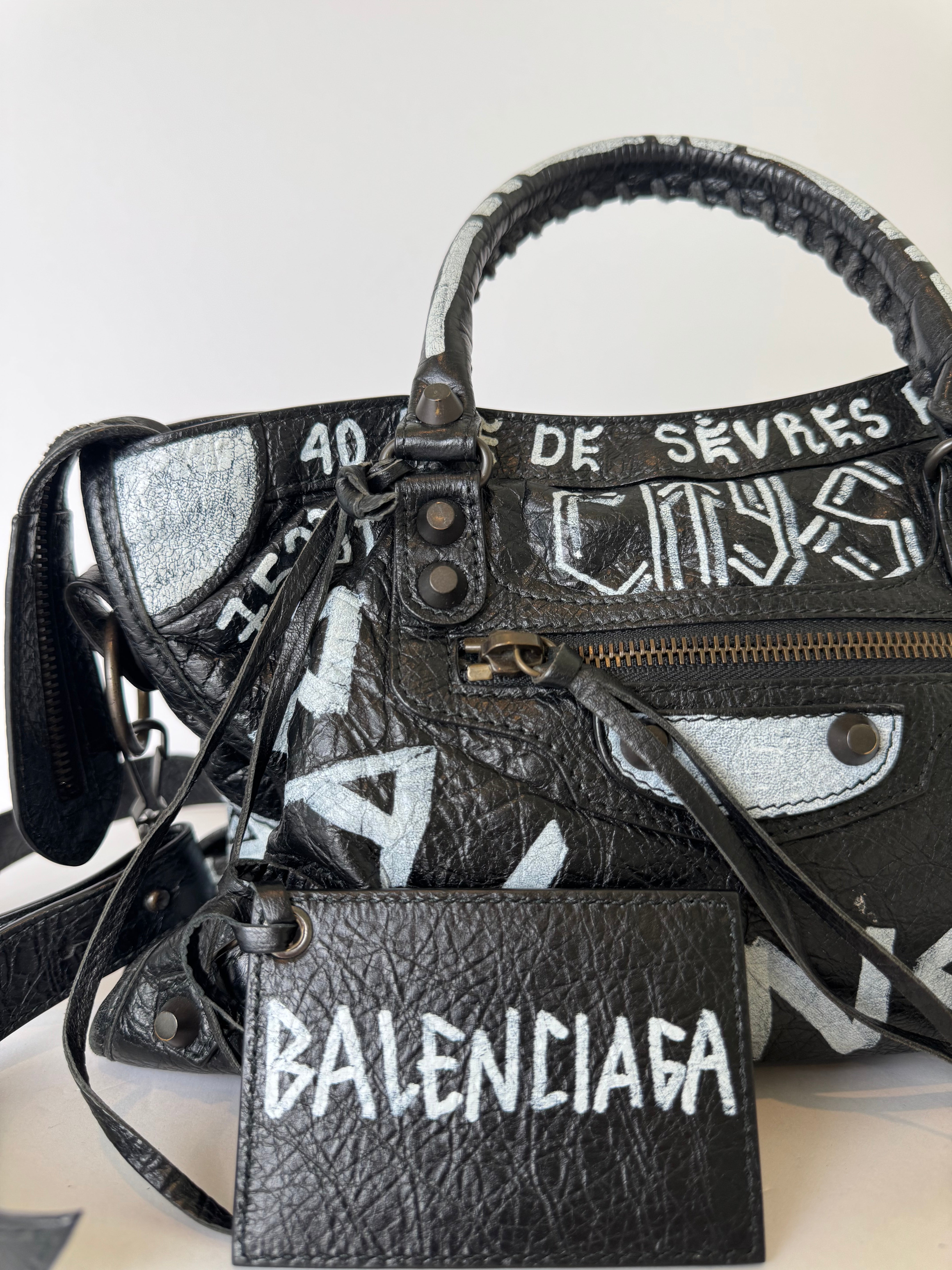 BALENCIAGA ボディバッグ ブラック グラフィティ Balenciaga Graffiti City Bag