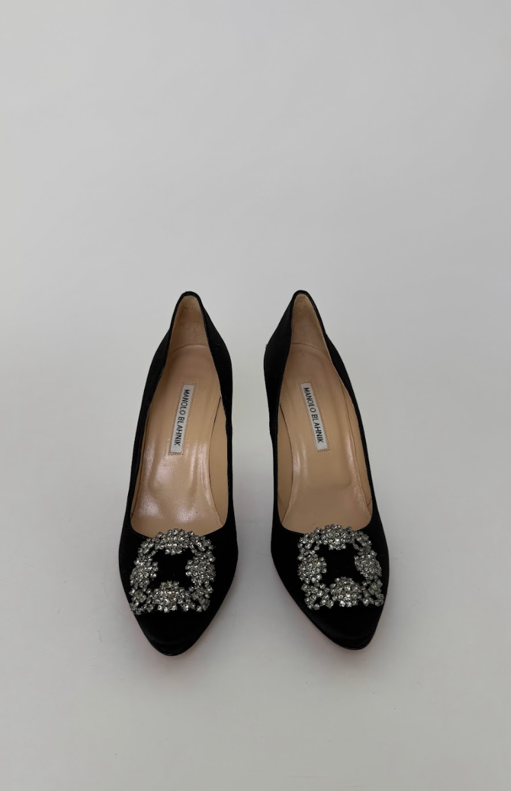 Manolo Blahnik Hangisi Black Satin Pumps 39