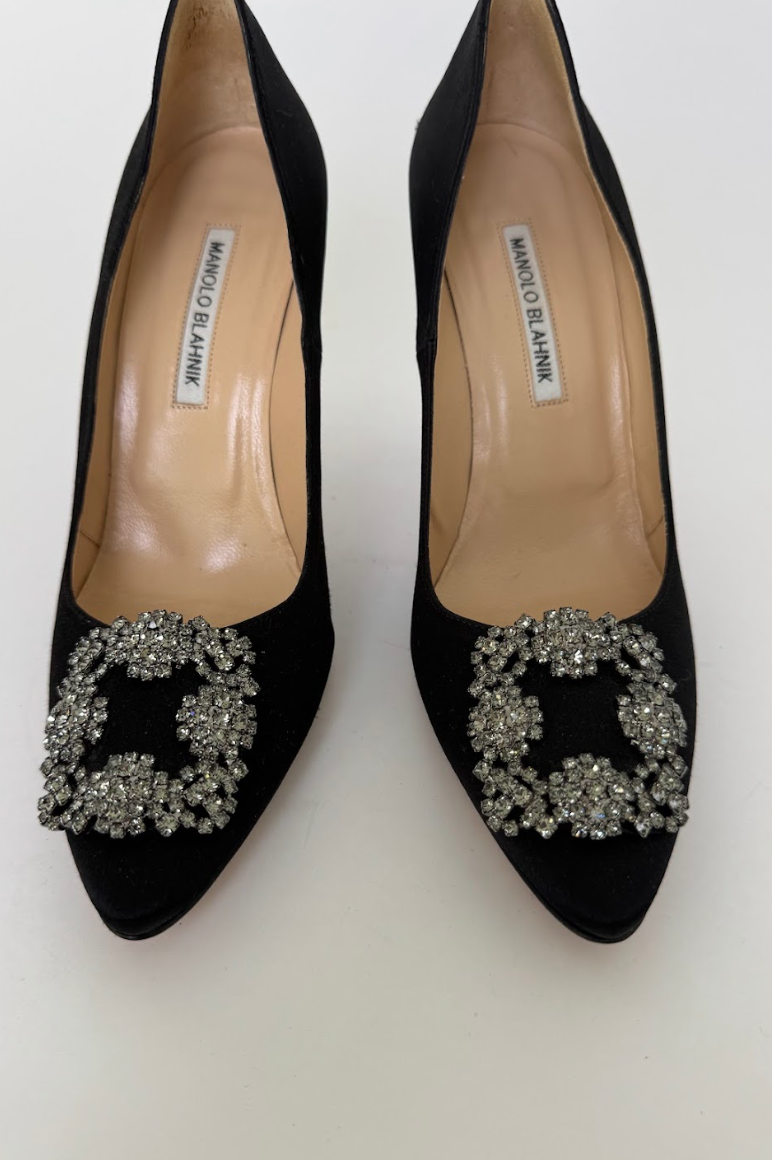 Manolo Blahnik Hangisi Black Satin Pumps 39