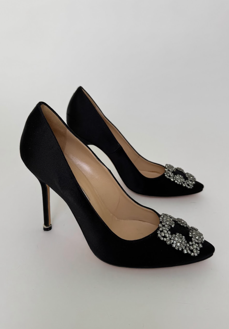 Manolo Blahnik Hangisi Black Satin Pumps 39