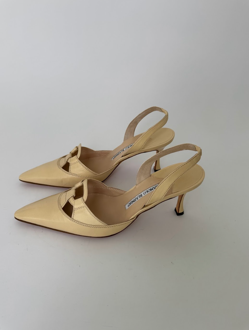 Manolo Blahnik Cream Slingbacks 39 New