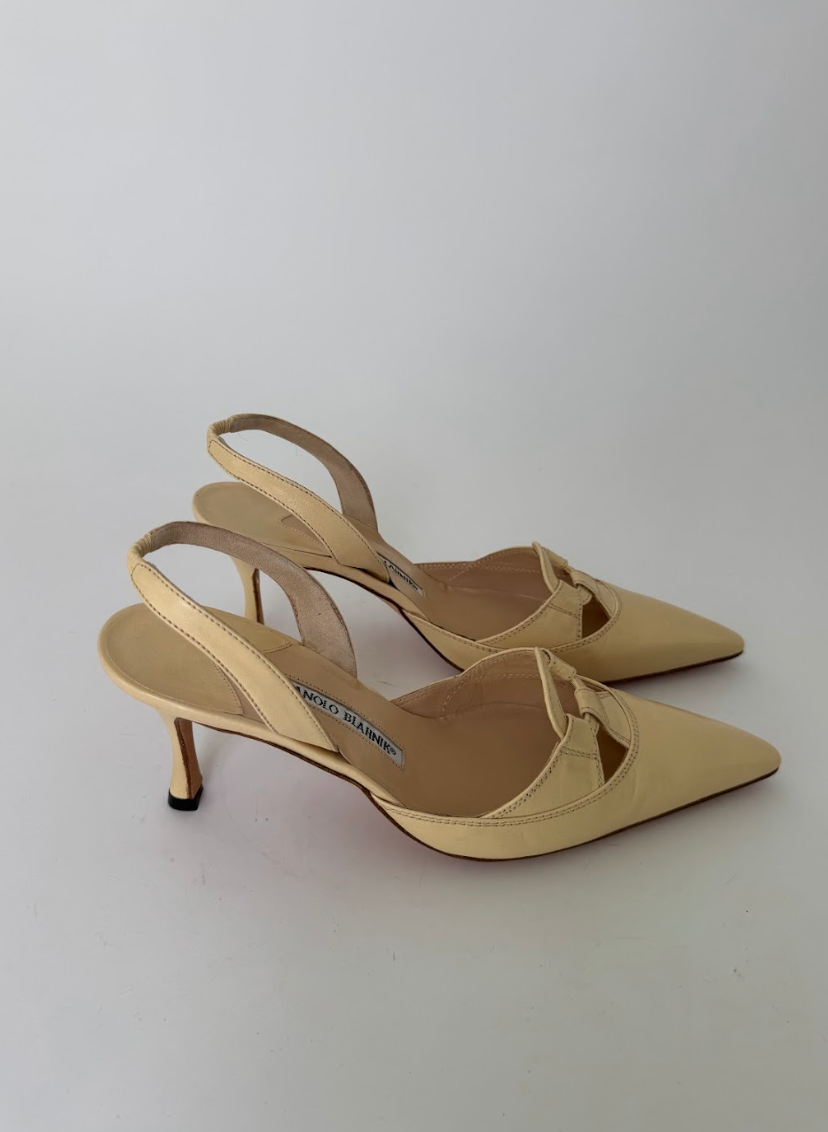 Manolo Blahnik Cream Slingbacks 39 New